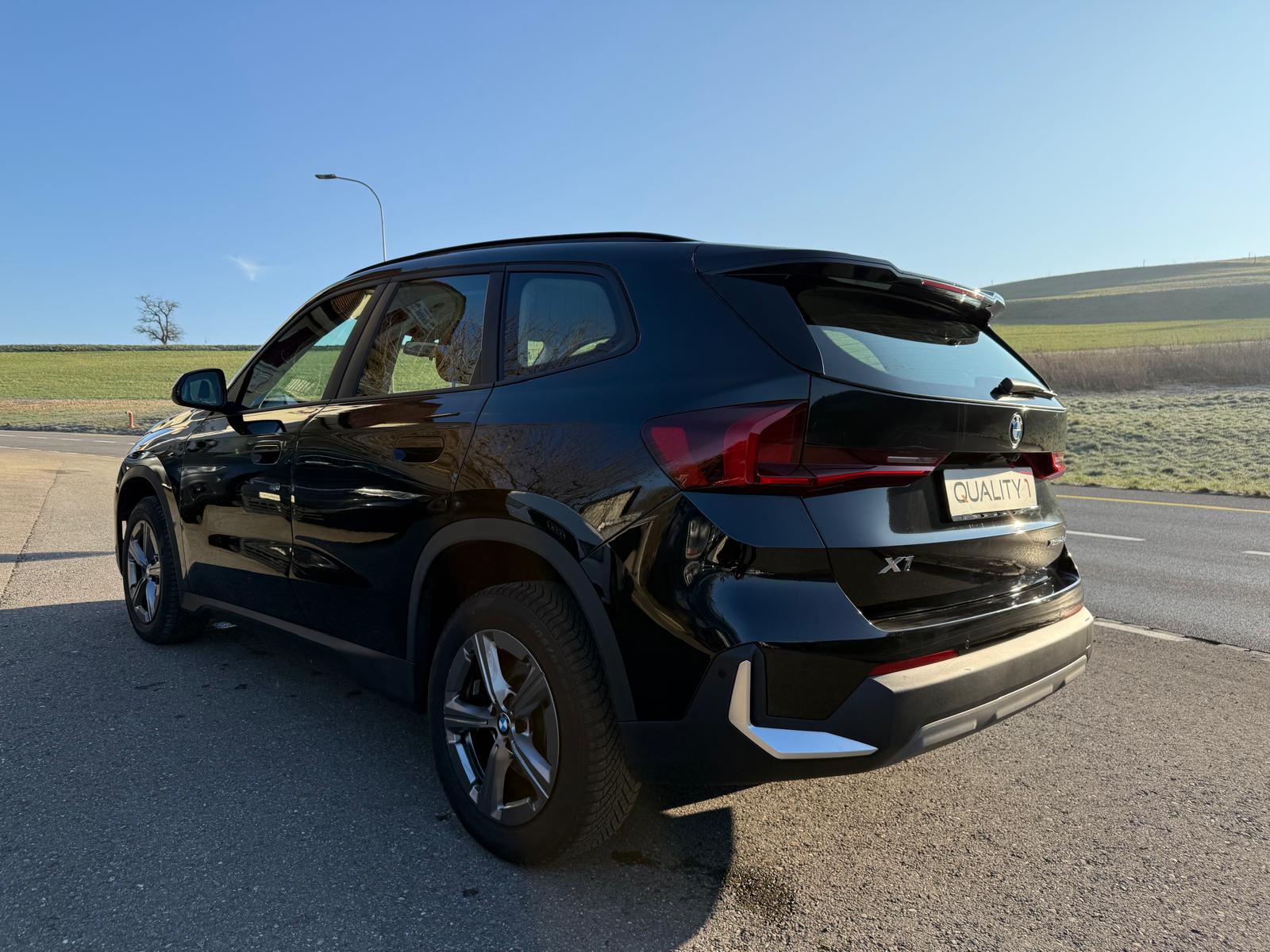 BMW X1 xDrive 23d 48V-showroom-element-3