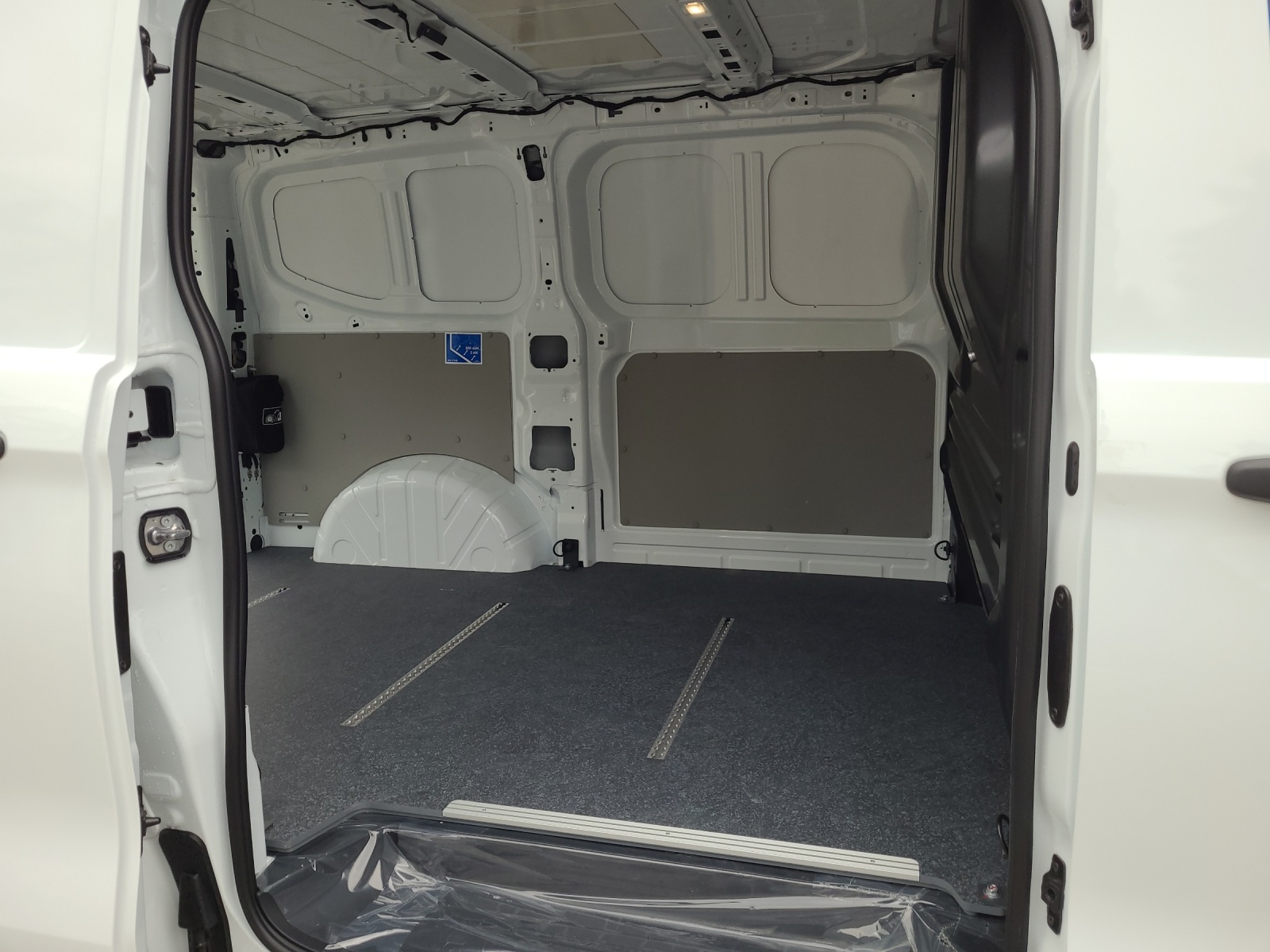 VW Transporter 2.0 TDI Automat-image-12