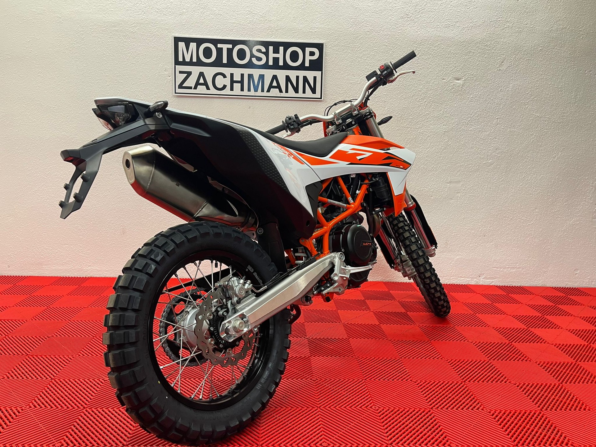 KTM 690 Enduro R 2026-image-5