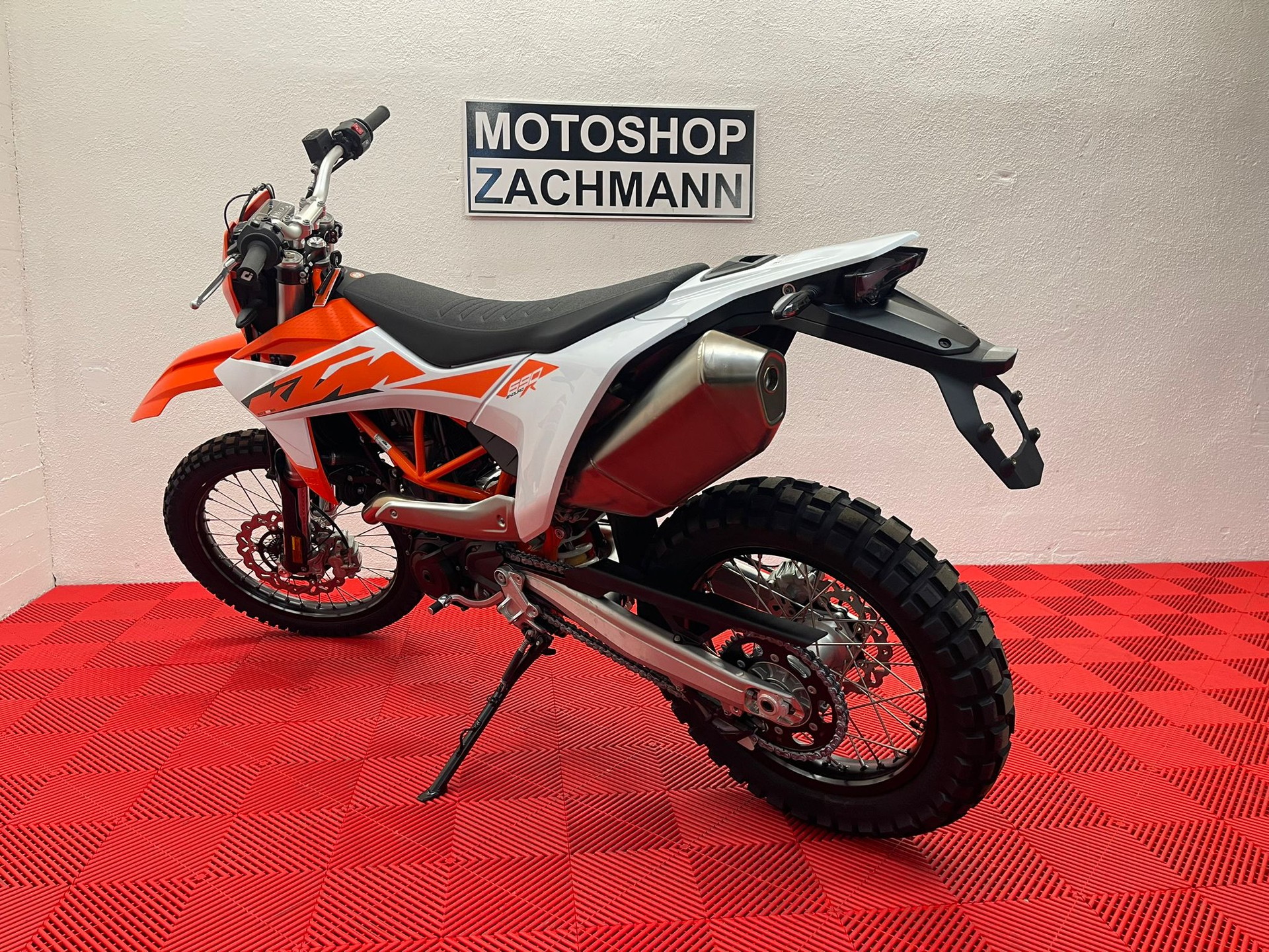 KTM 690 Enduro R 2026-image-4