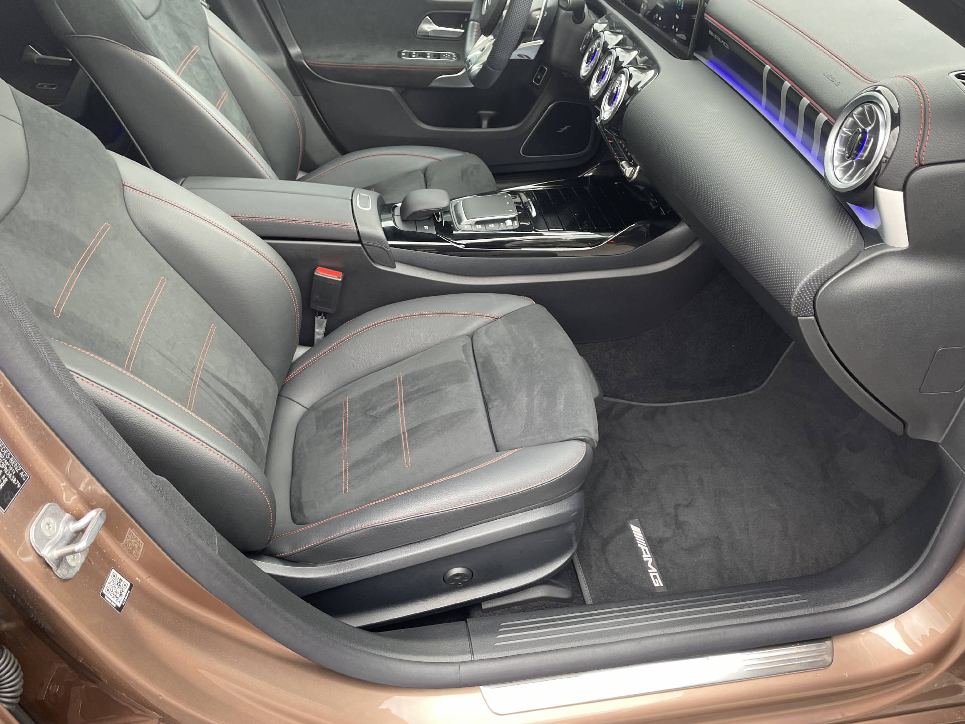 MERCEDES-BENZ CLA 45 S AMG 4matic+ Shooting Brake-image-11