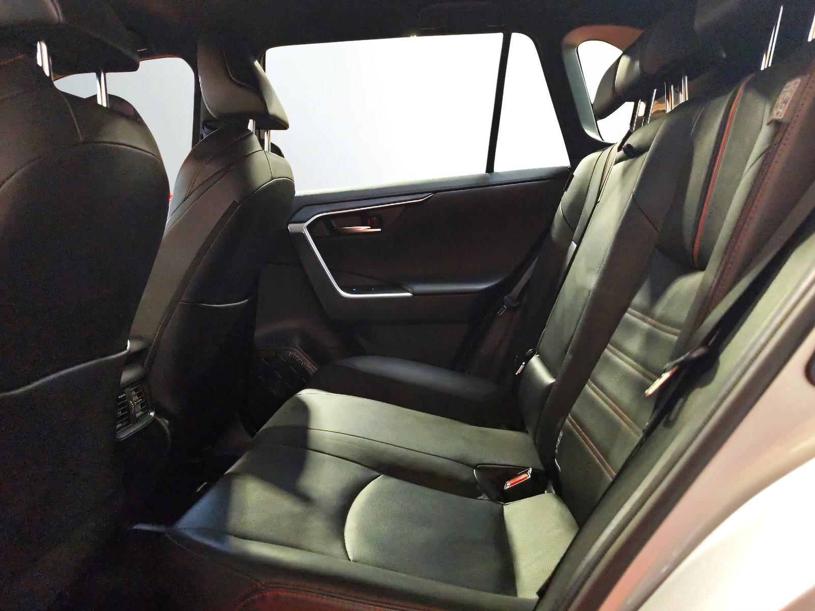 TOYOTA RAV4 2.5 Plug-In-Hybrid Platinum-image-15