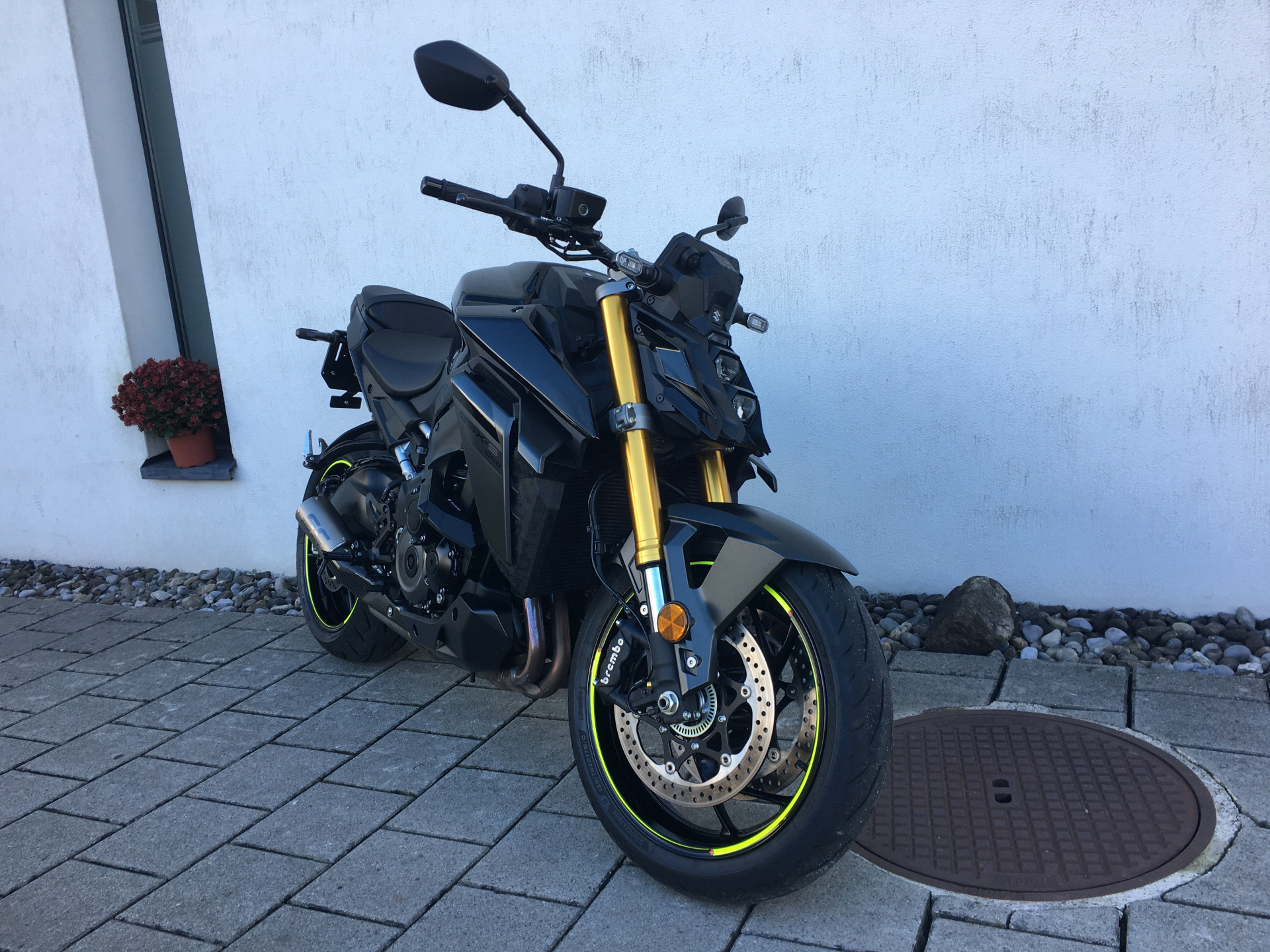 SUZUKI GSX-S 1000-image-1