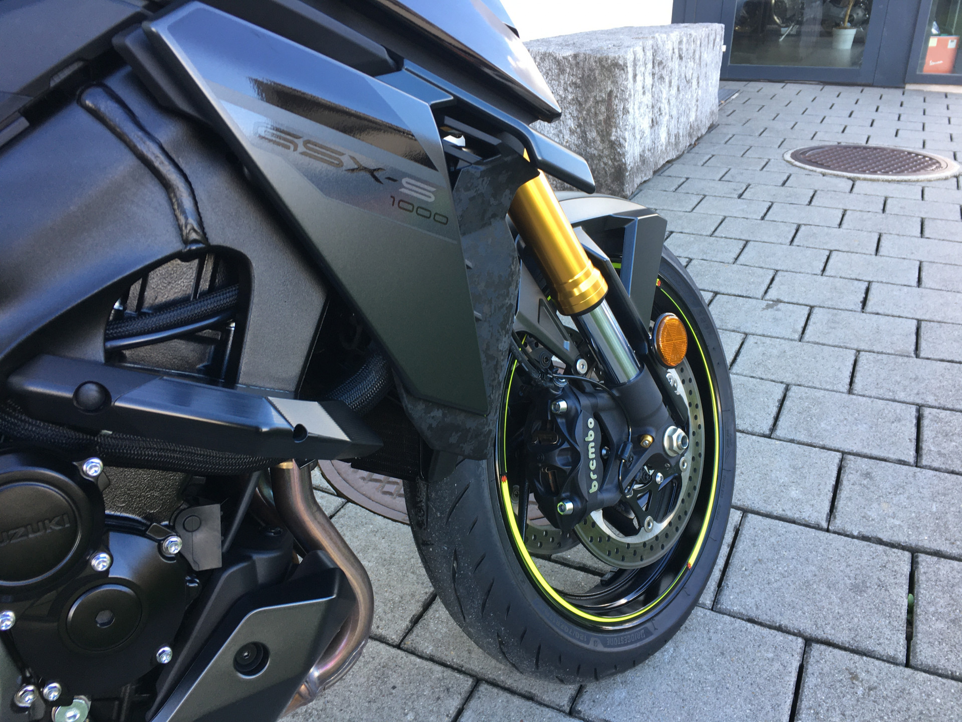 SUZUKI GSX-S 1000-image-3