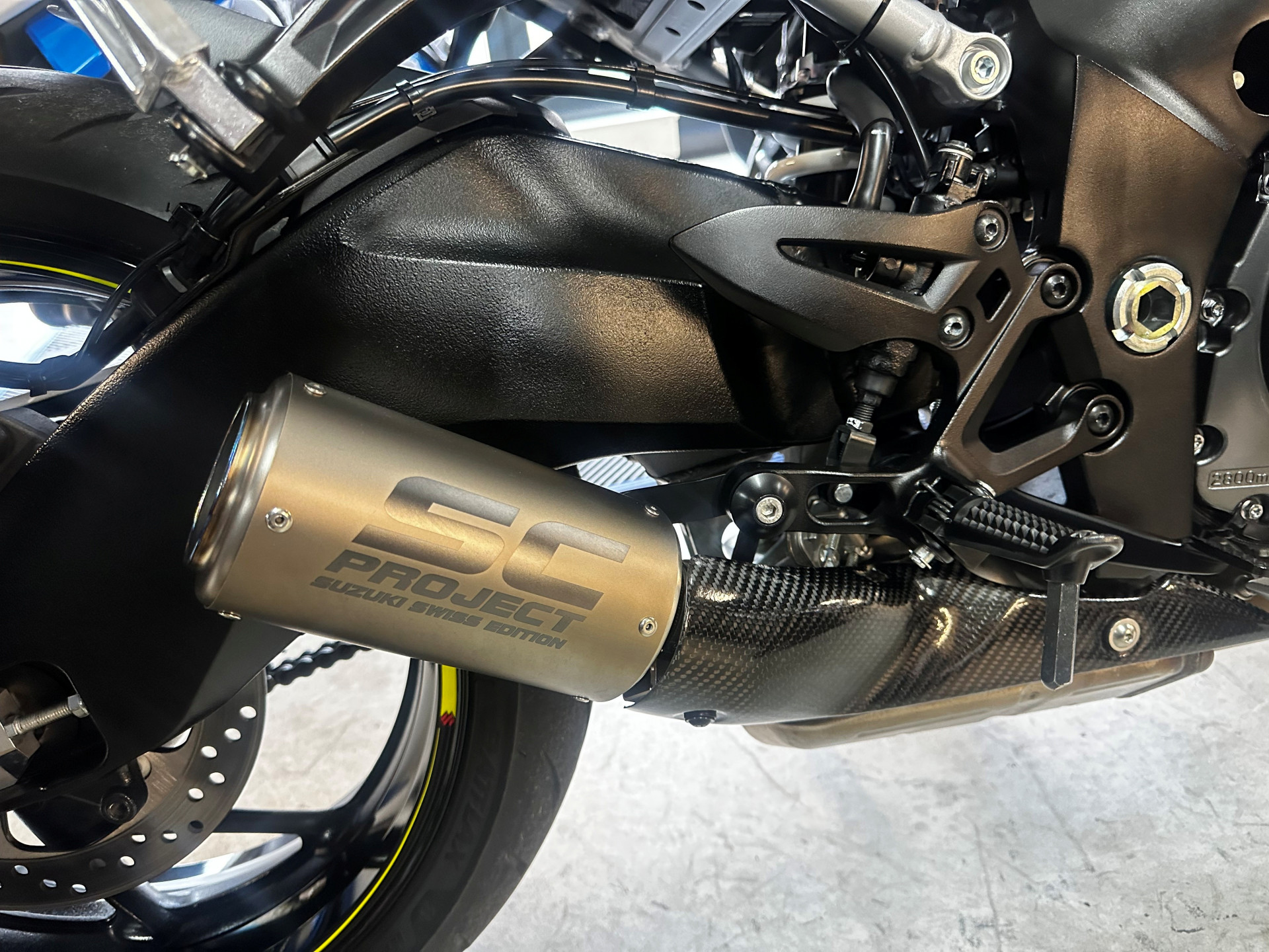 SUZUKI GSX-S 1000-image-2