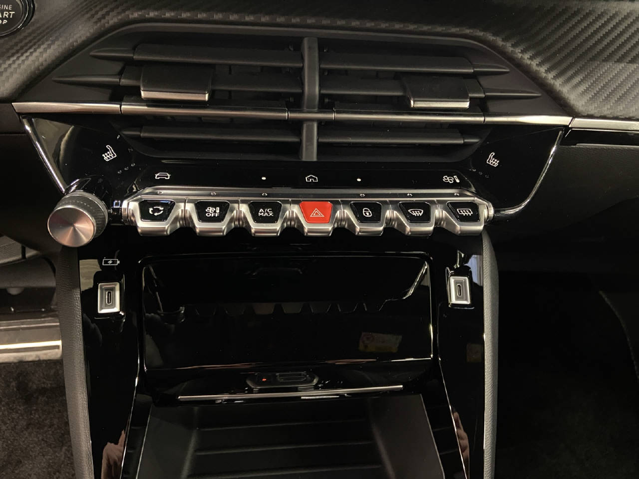 PEUGEOT 2008 1.2 Hybrid GT-image-13
