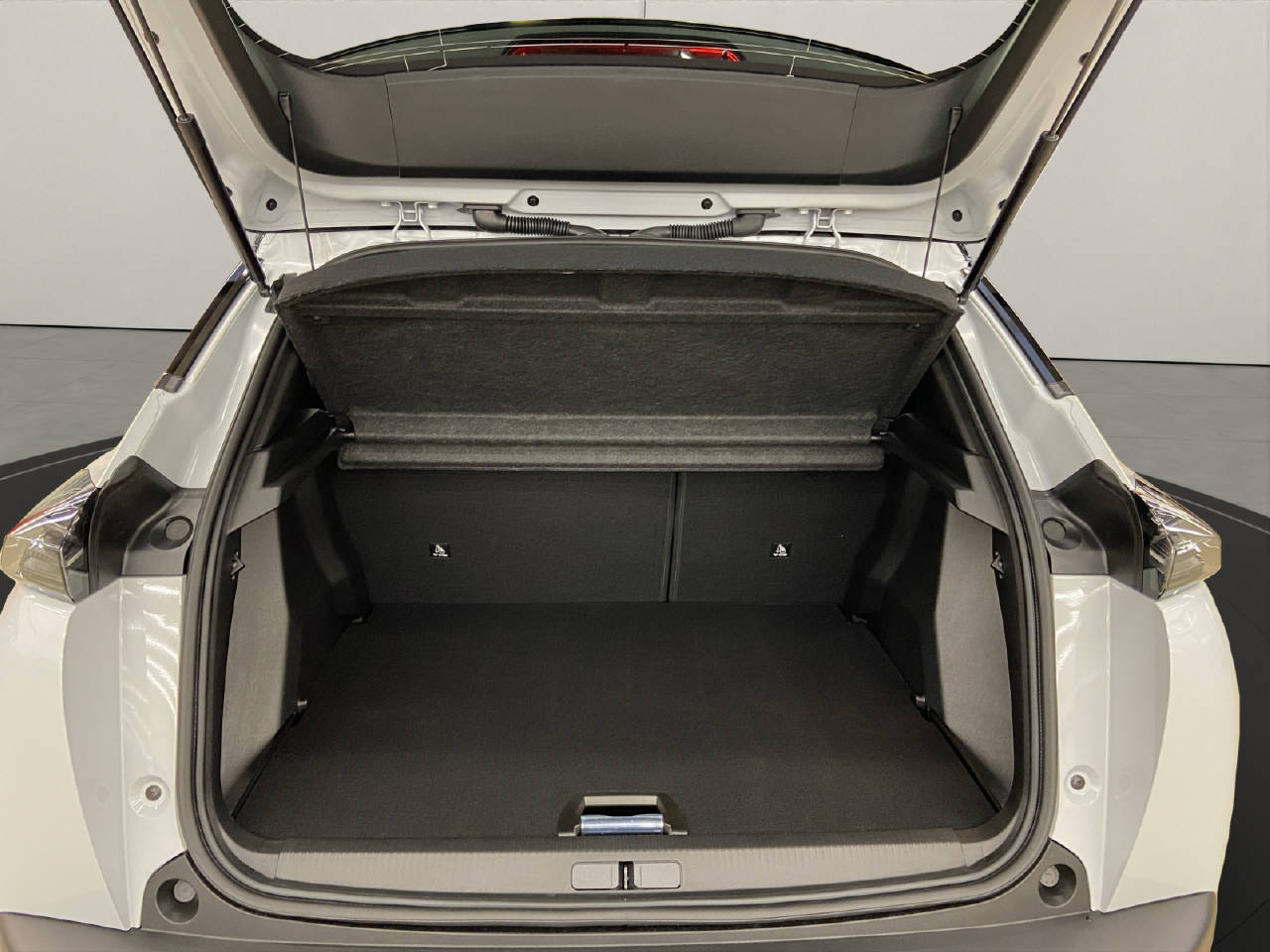 PEUGEOT 2008 1.2 Hybrid GT-image-11