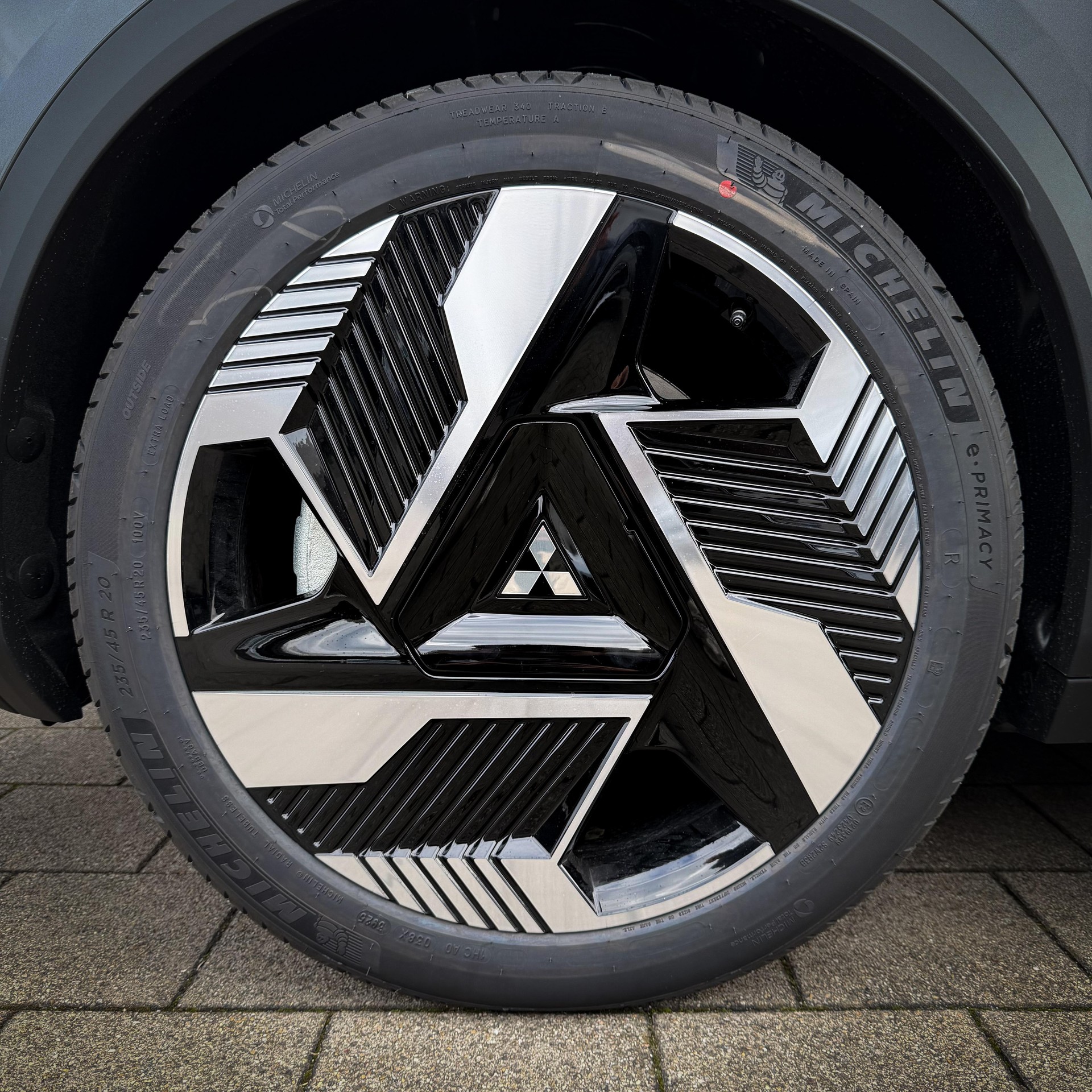 MITSUBISHI Eclipse Cross Instyle-showroom-element-2