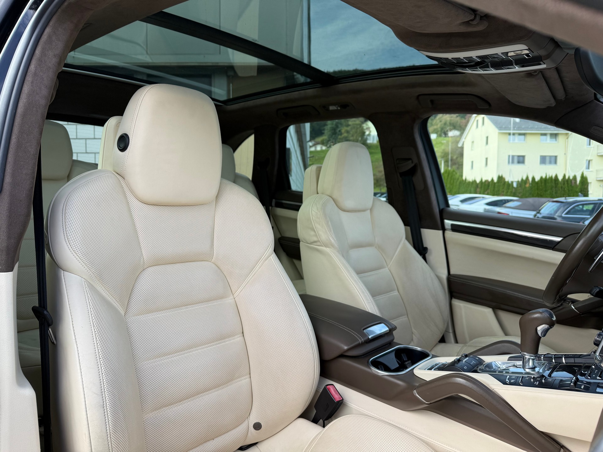 PORSCHE Cayenne Turbo 4.8 V8 500PS-image-11