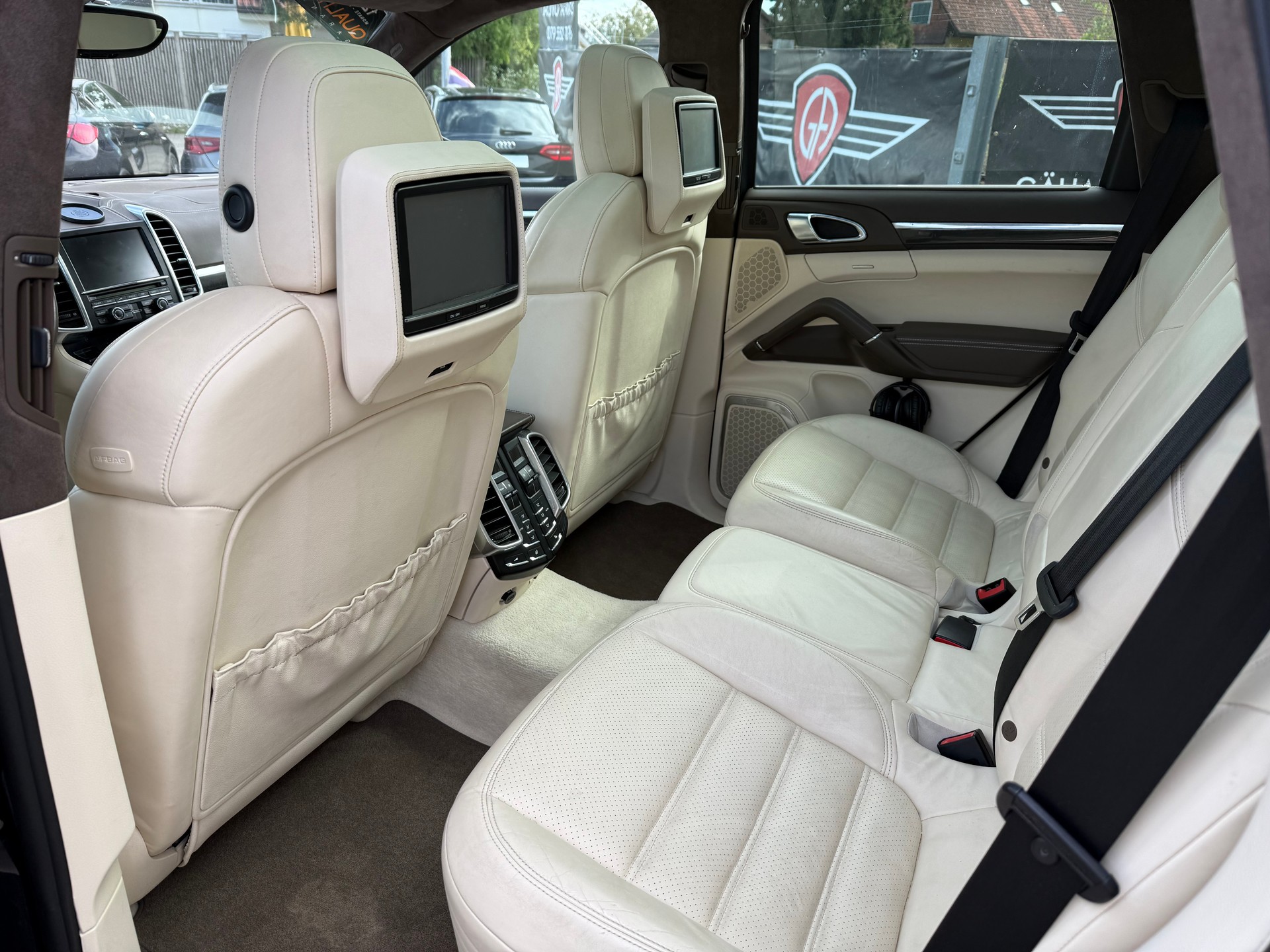PORSCHE Cayenne Turbo 4.8 V8 500PS-image-12