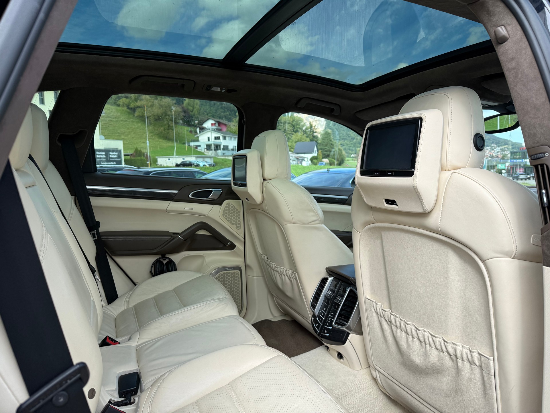 PORSCHE Cayenne Turbo 4.8 V8 500PS-image-13