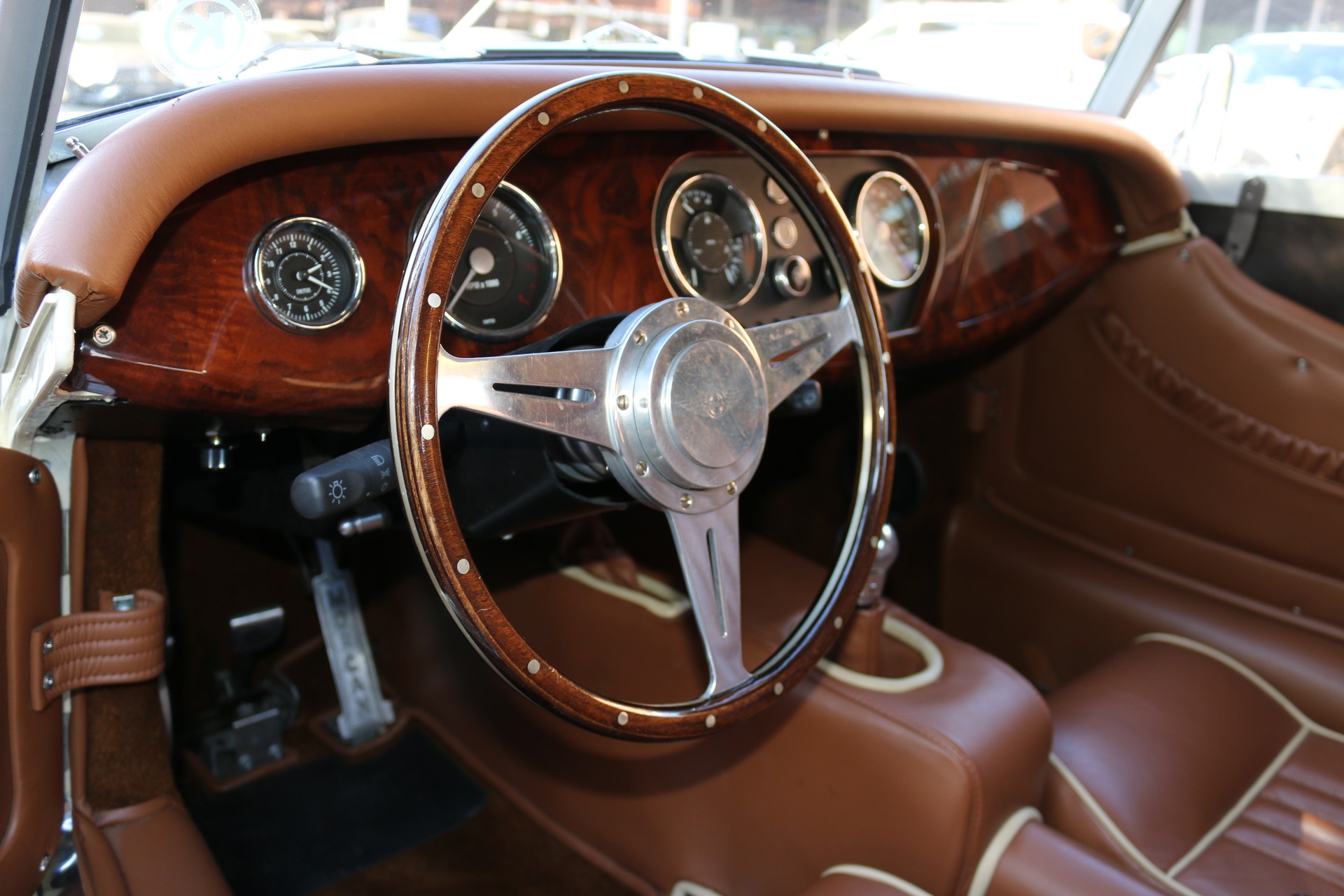 MORGAN Plus 4 2.0 Swiss Pack-image-6