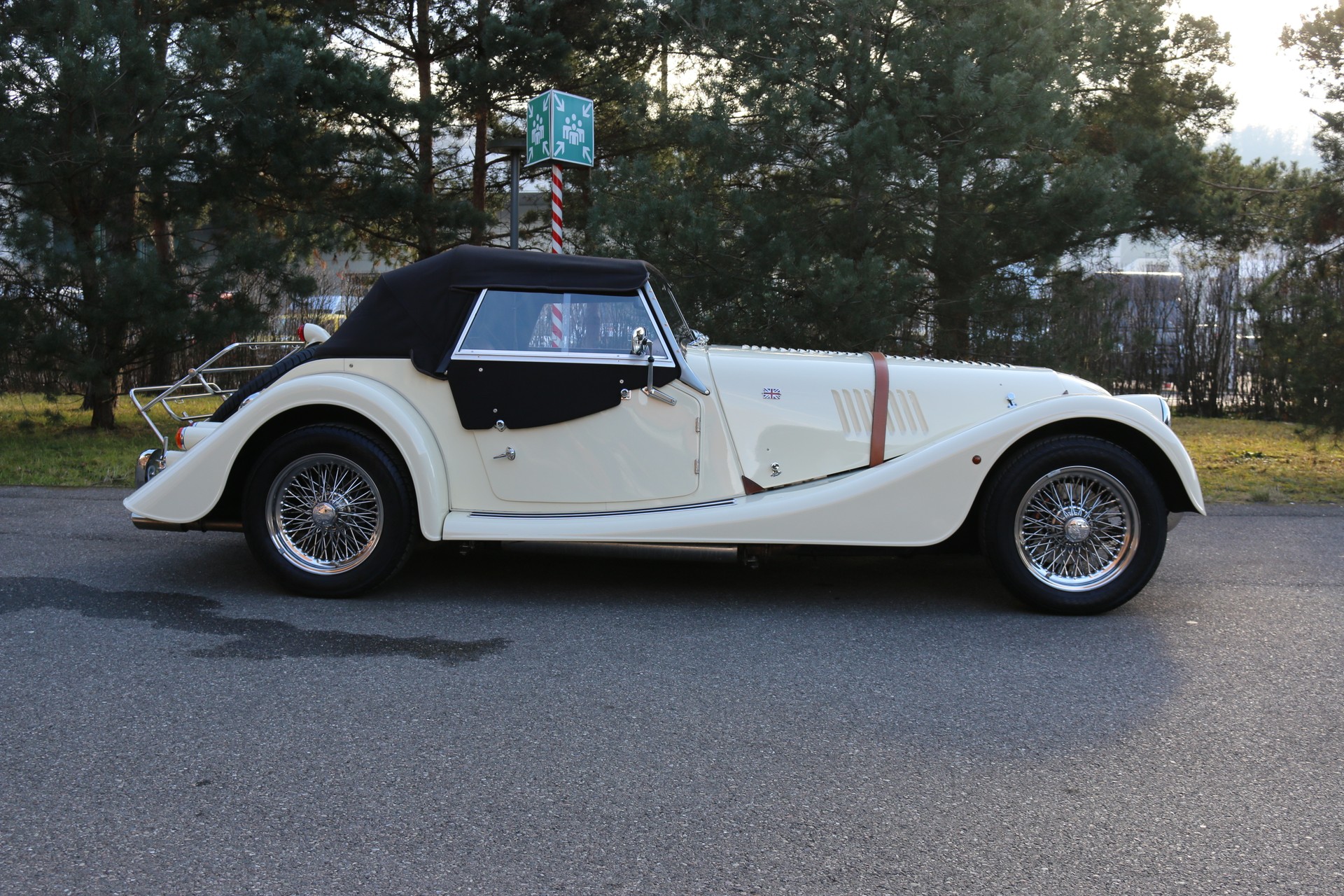 MORGAN Plus 4 2.0 Swiss Pack-image-1
