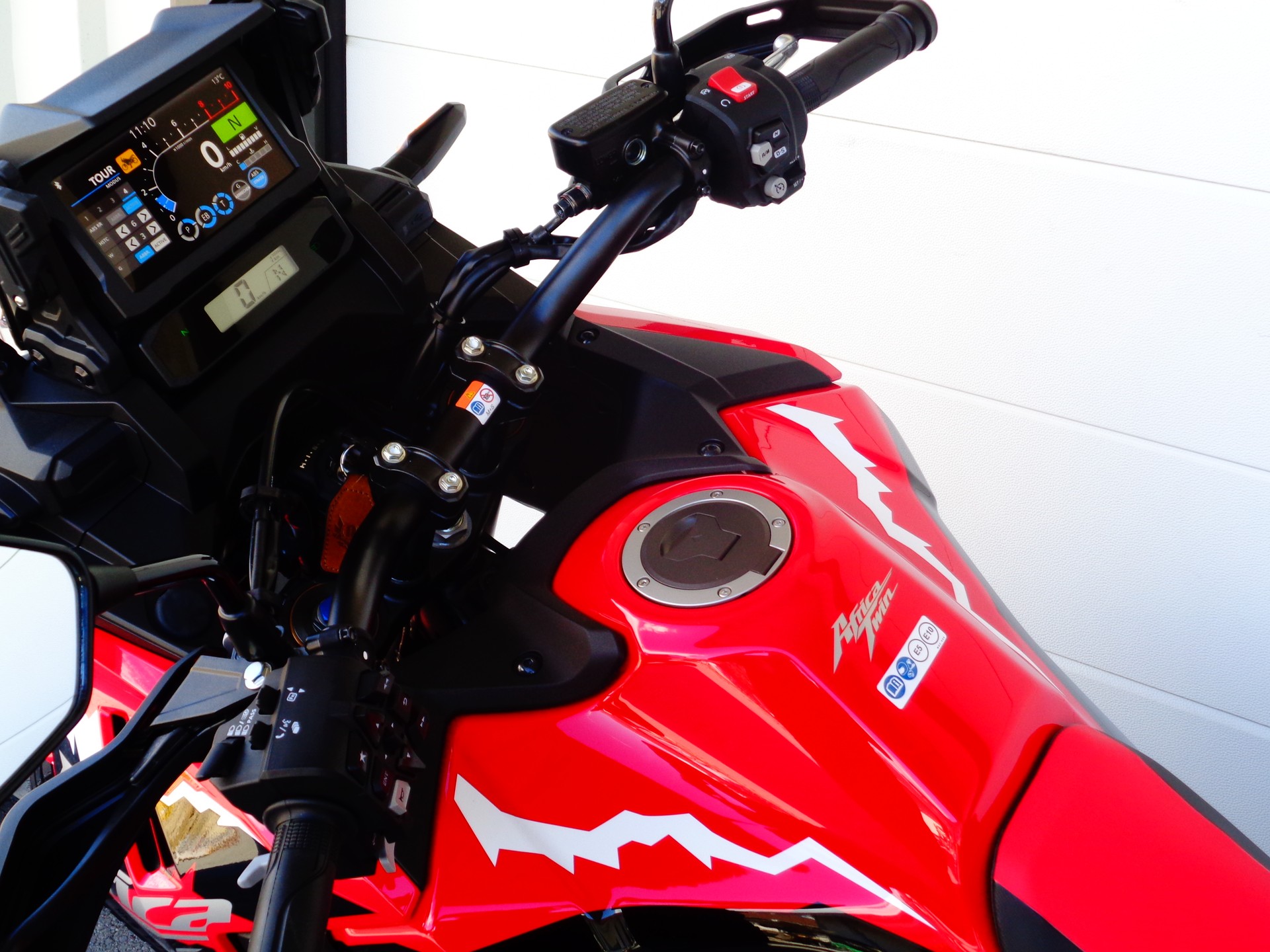 HONDA CRF 1100 DCT Africa Twin-image-3