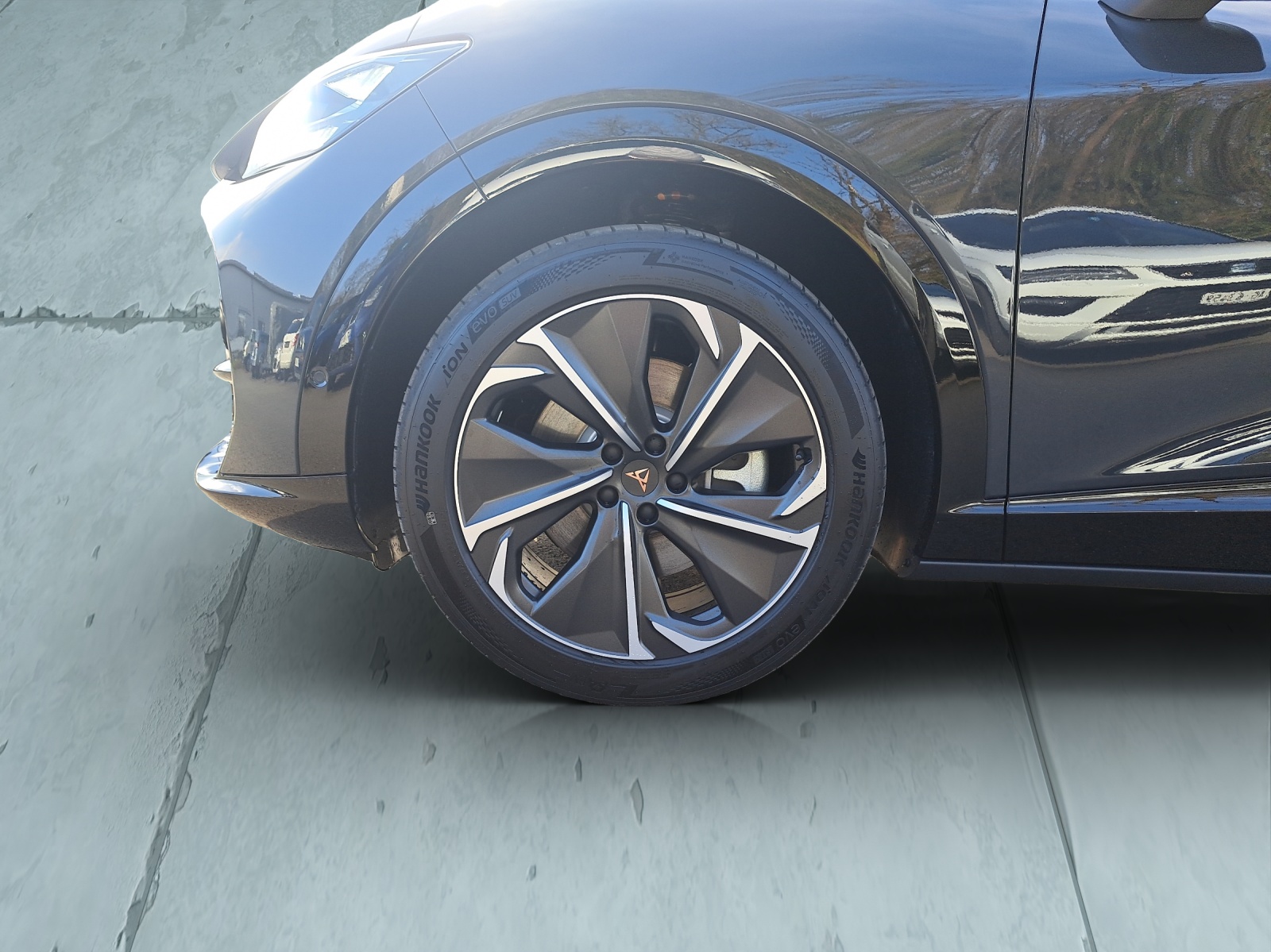 CUPRA Tavascan 77 kWh Edge 4D-image-8