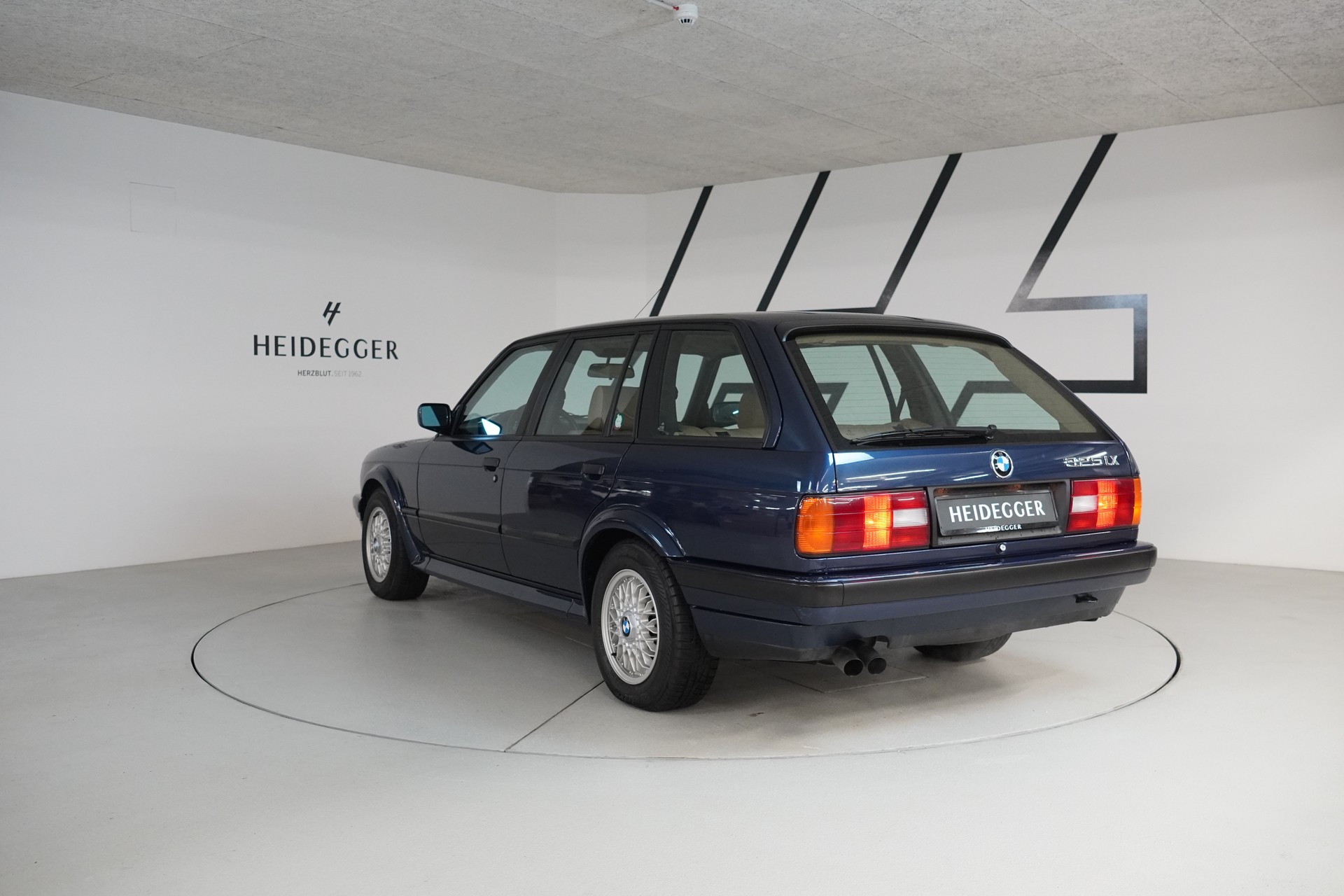 BMW 325iX A Touring-image-4