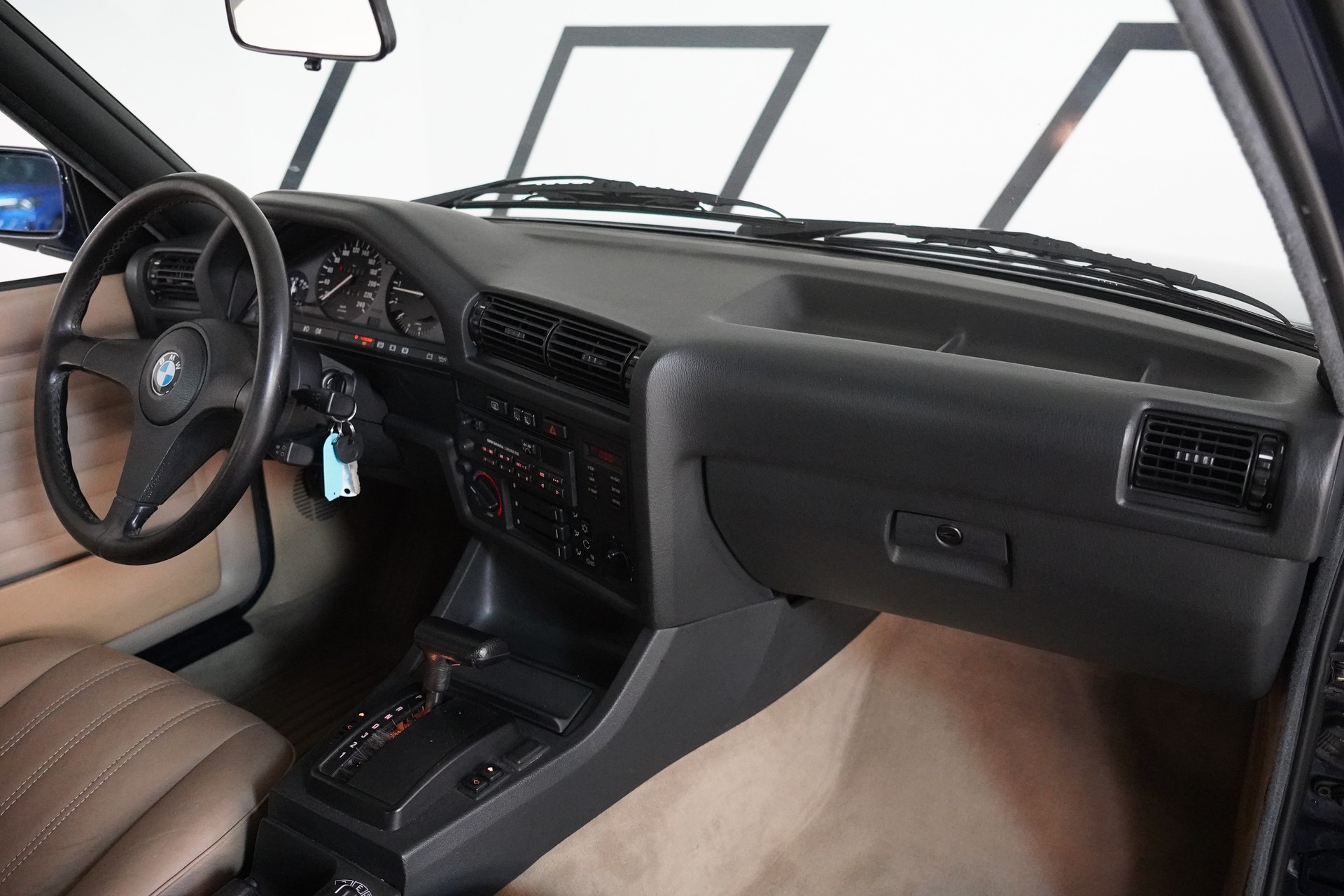 BMW 325iX A Touring-image-16
