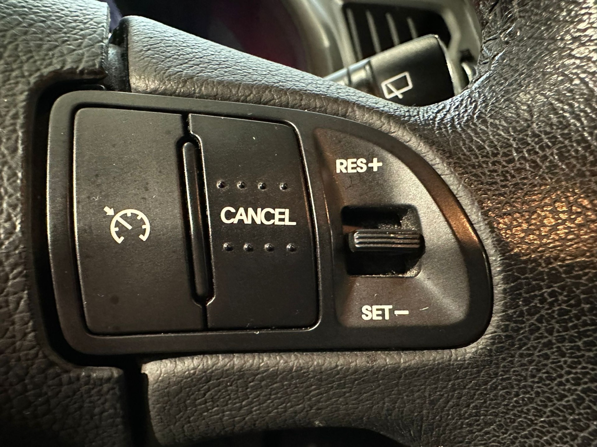 KIA Sportage 2.0 CRDi Trend 4WD Automatic-image-15
