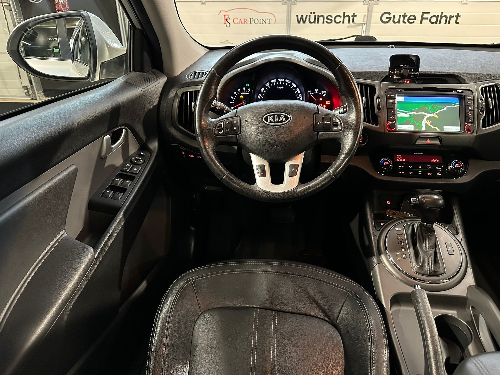 KIA Sportage 2.0 CRDi Trend 4WD Automatic-image-9