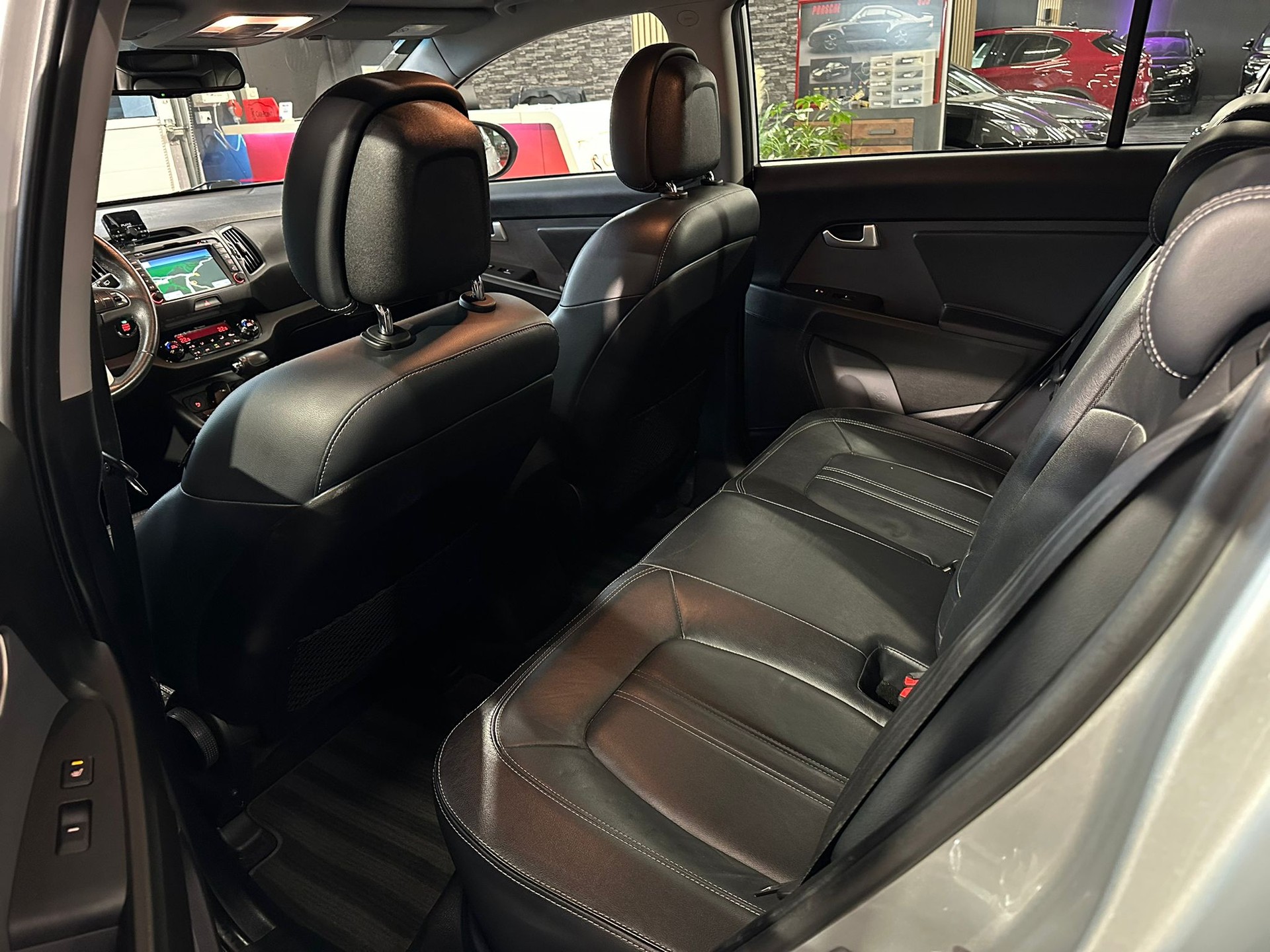 KIA Sportage 2.0 CRDi Trend 4WD Automatic-image-19