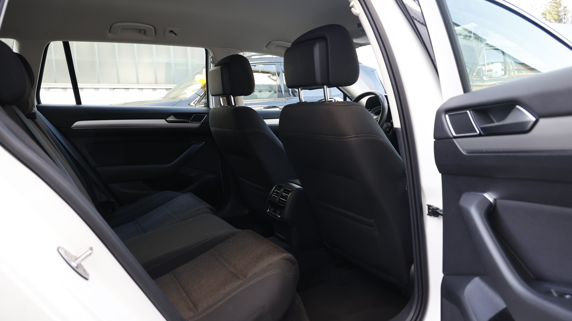 VW Passat Variant 2.0 TDI BMT Comfortline DSG 4Motion-image-19