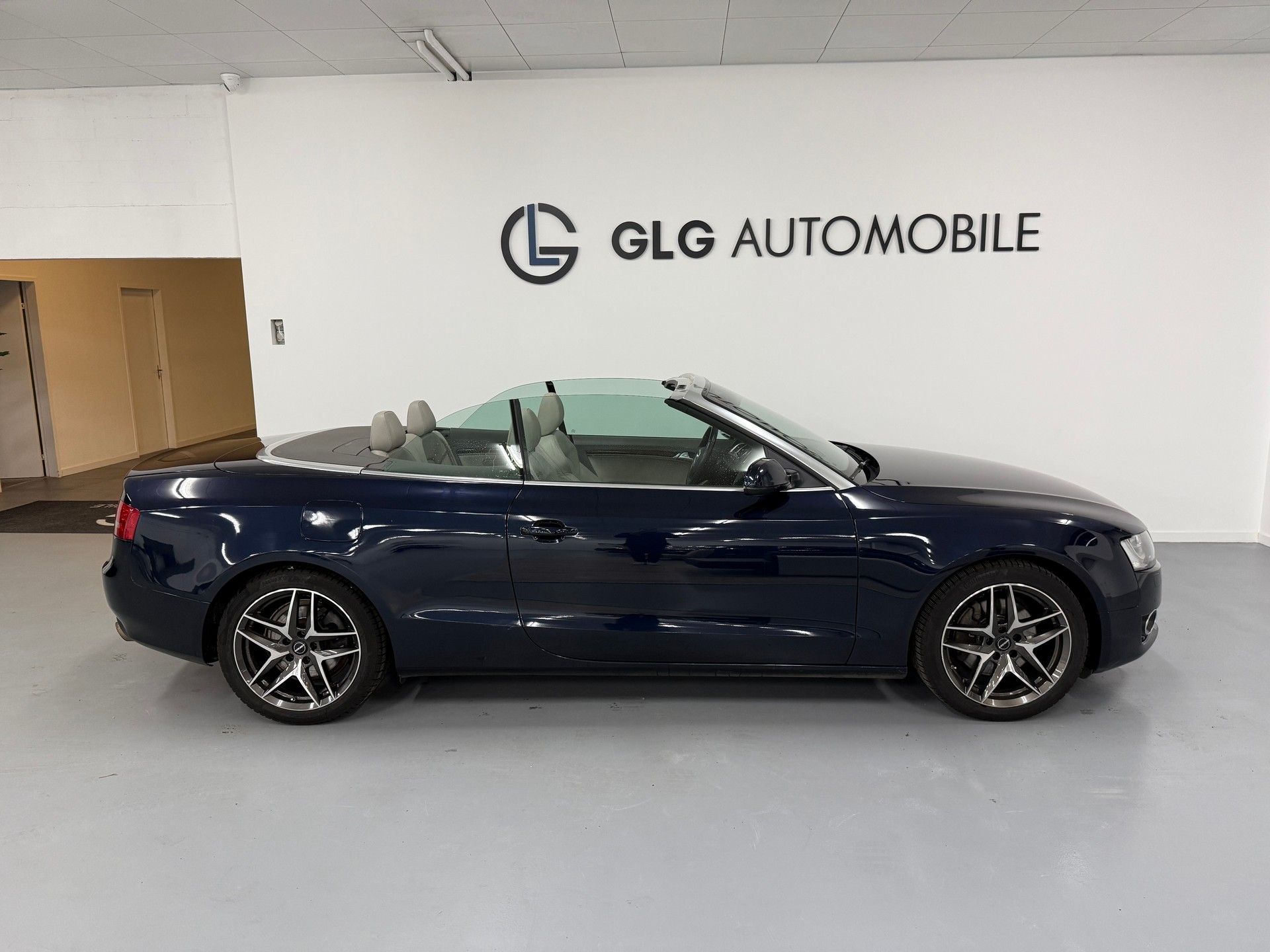 AUDI A5 Cabriolet 2.0 TFSI quattro S-tronic-showroom-element-3