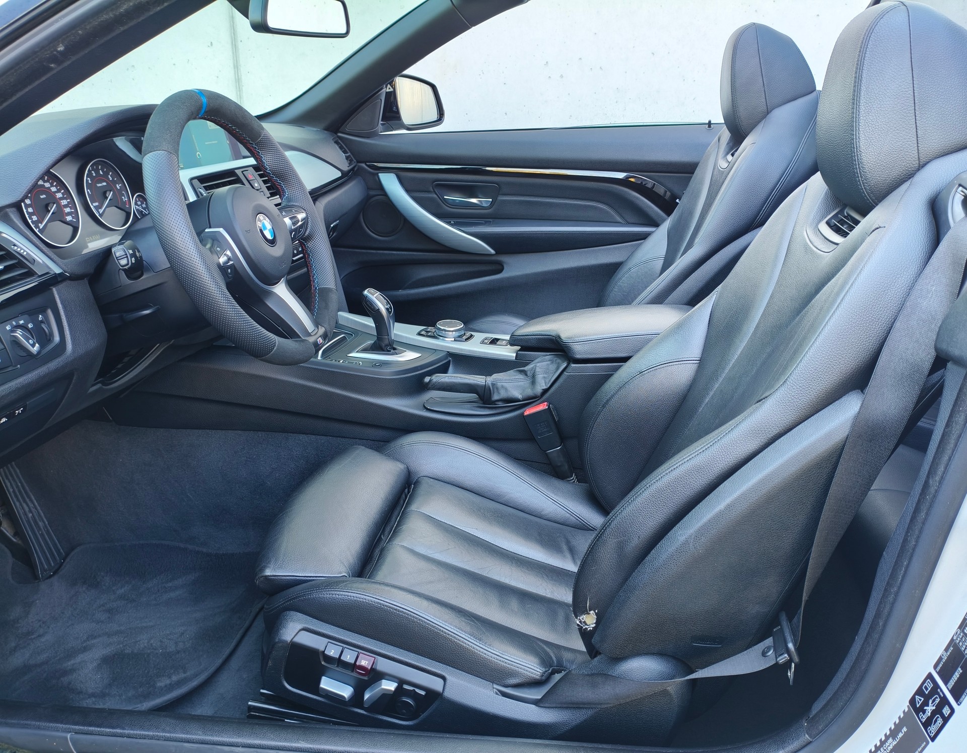 BMW 428i Cabriolet xDrive M Sport Steptronic-image-6