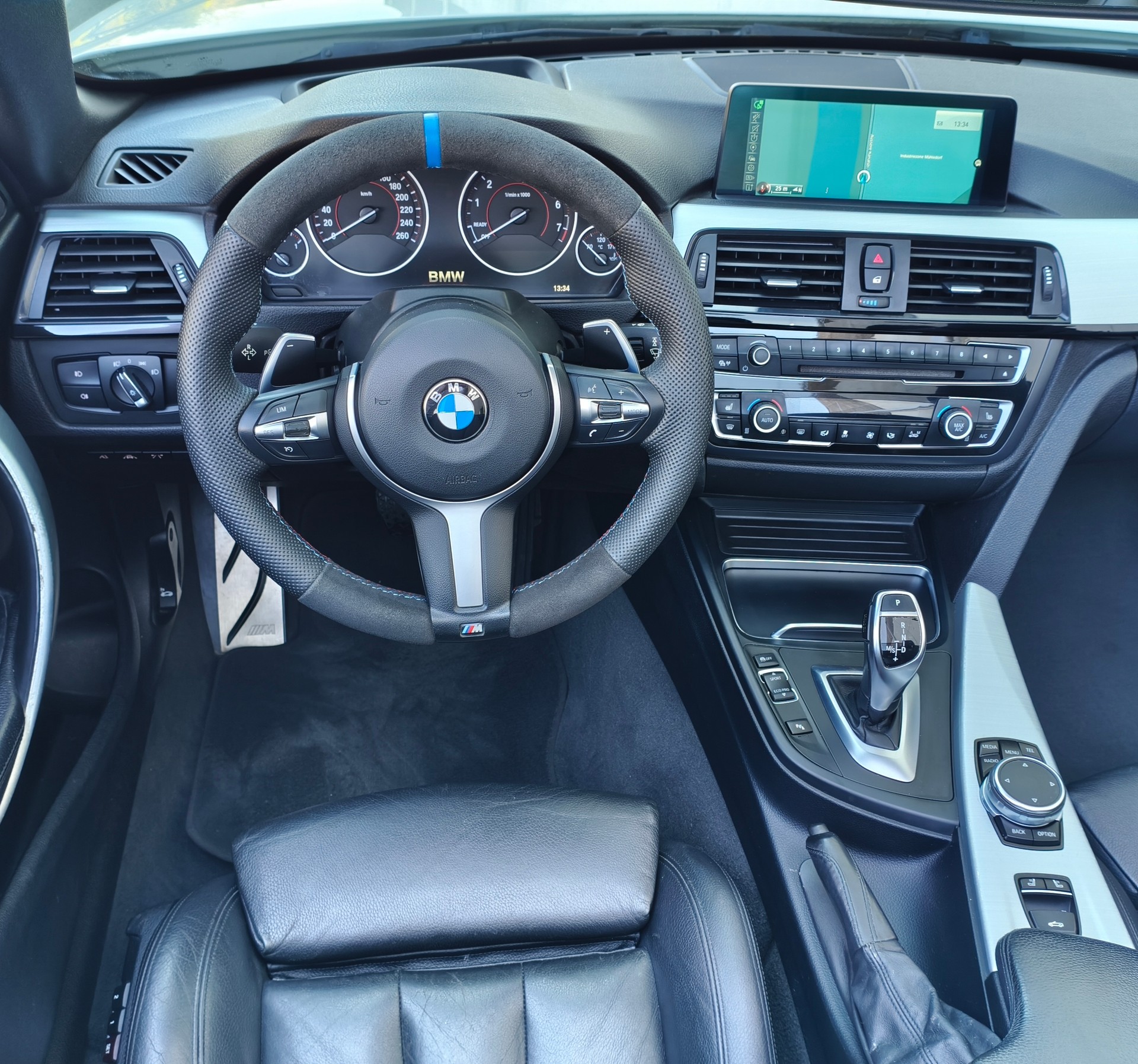 BMW 428i Cabriolet xDrive M Sport Steptronic-image-8