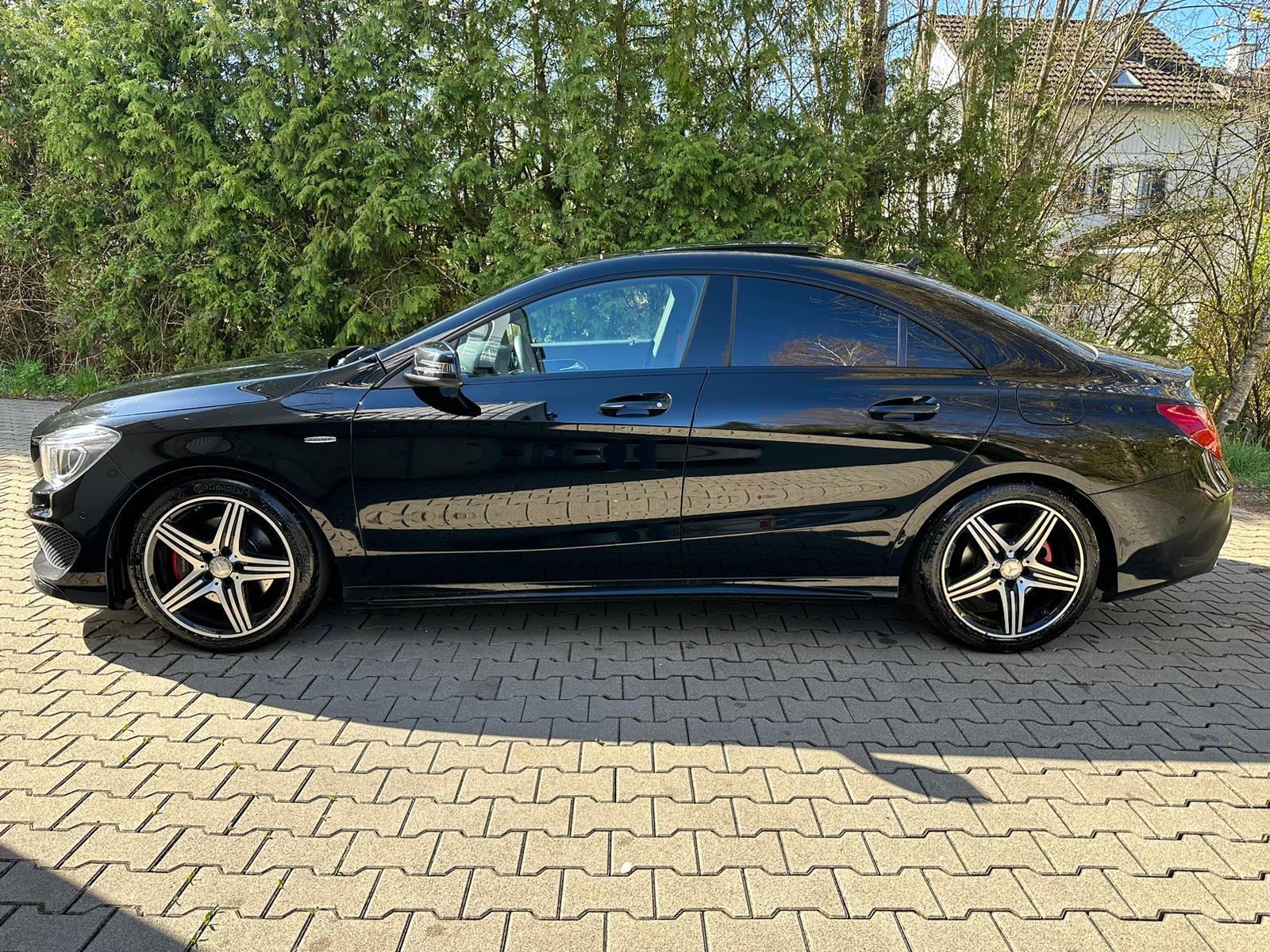 MERCEDES-BENZ CLA 250 Sport AMG-Line 7G-DCT 4Matic-showroom-element-1