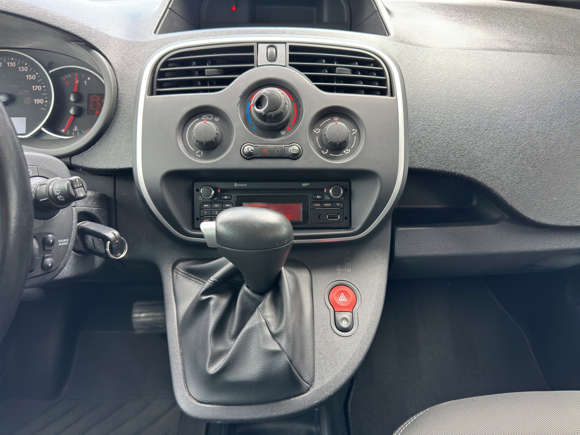 RENAULT Kangoo Kombi 1.2 TCe 115 Zen+-image-13