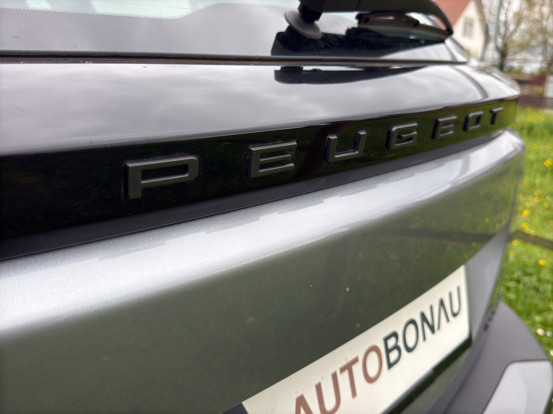 PEUGEOT 2008 1.2 Hybrid 145 Style-image-52