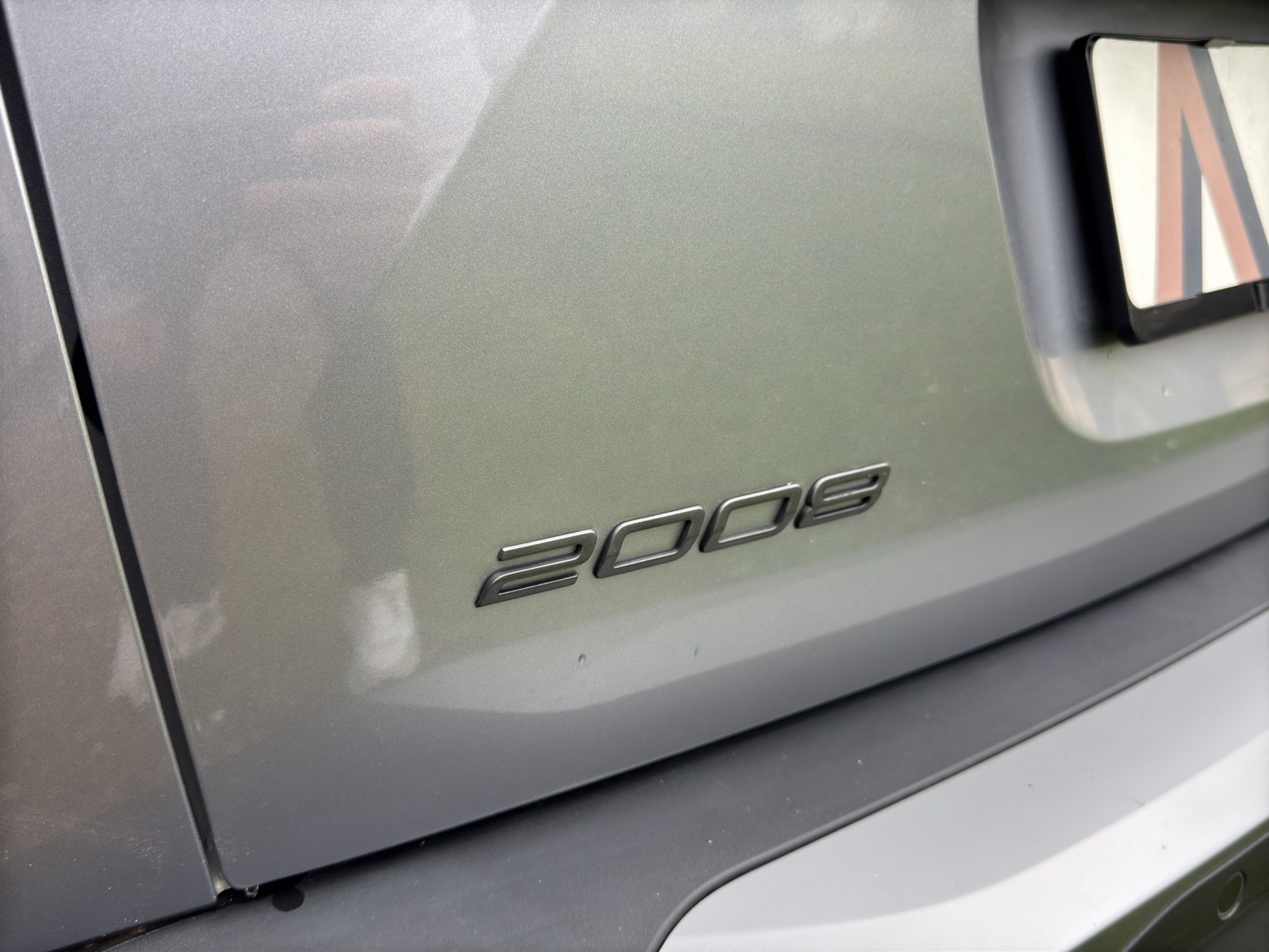 PEUGEOT 2008 1.2 Hybrid 145 Style-image-53