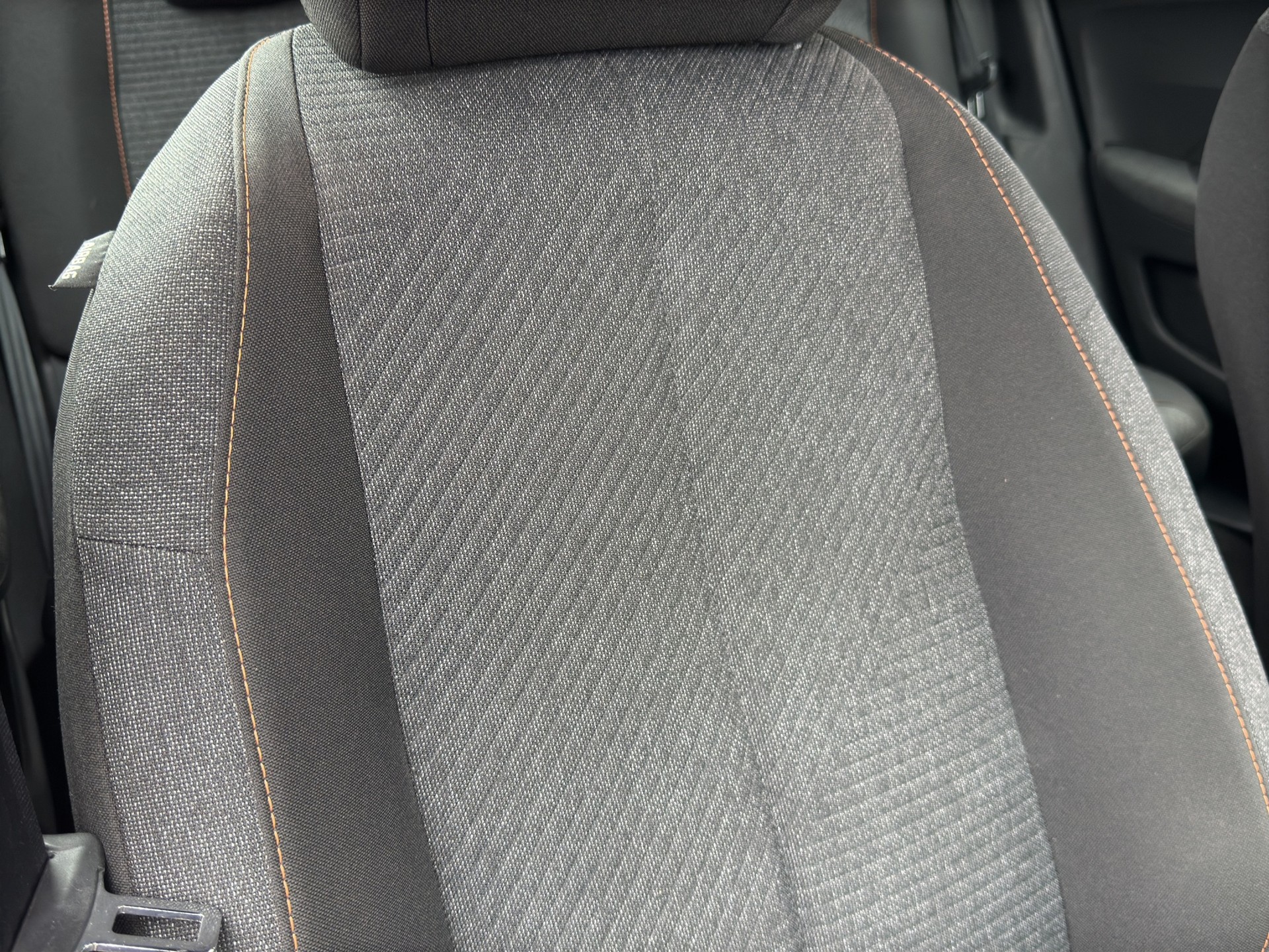 PEUGEOT 2008 1.2 Hybrid 145 Style-image-34