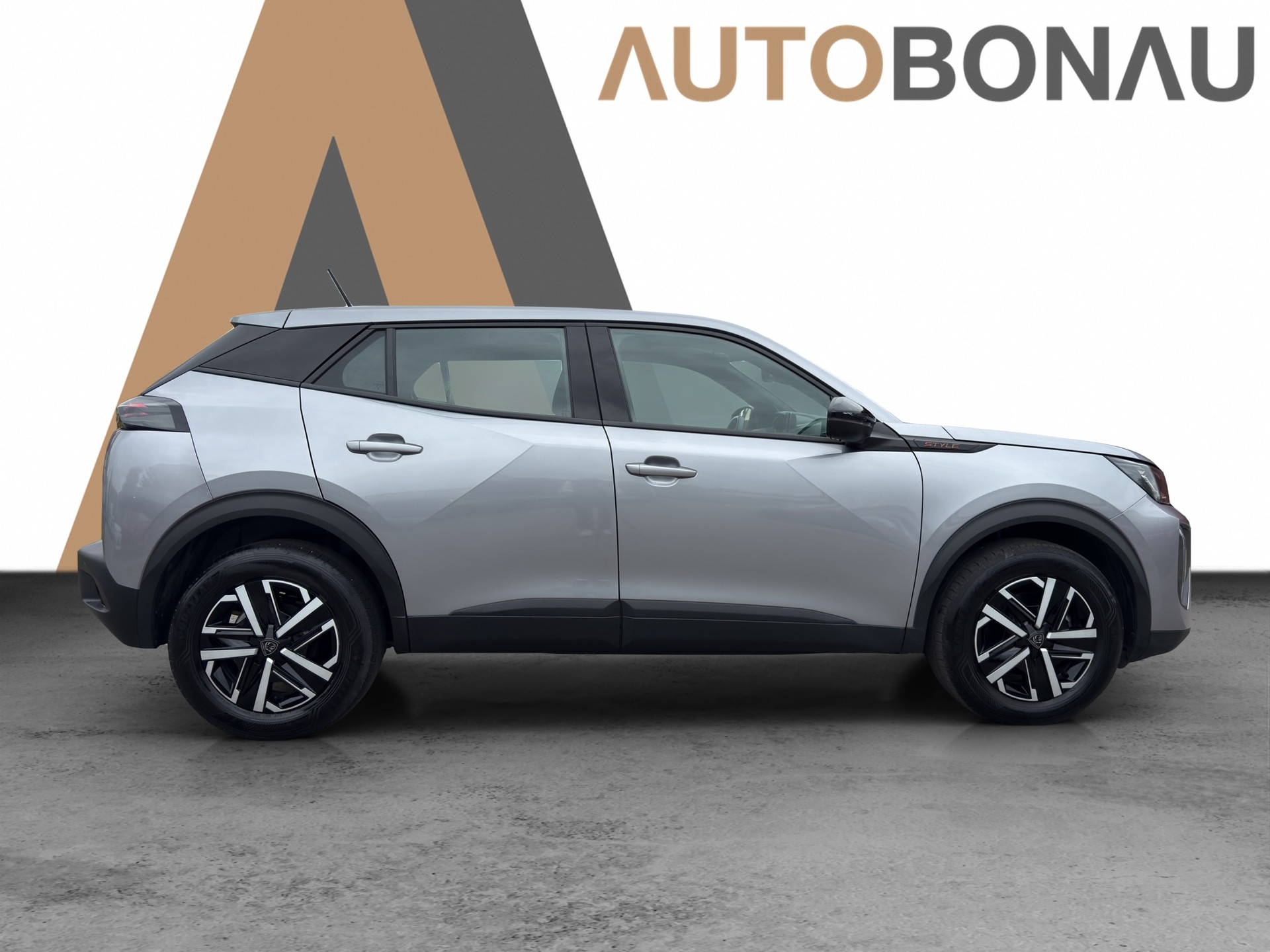 PEUGEOT 2008 1.2 Hybrid 145 Style-image-5
