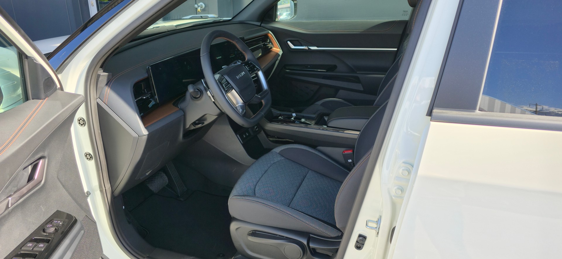KGM-SsangYong Torres EVX 80 kWh Bronze-image-2