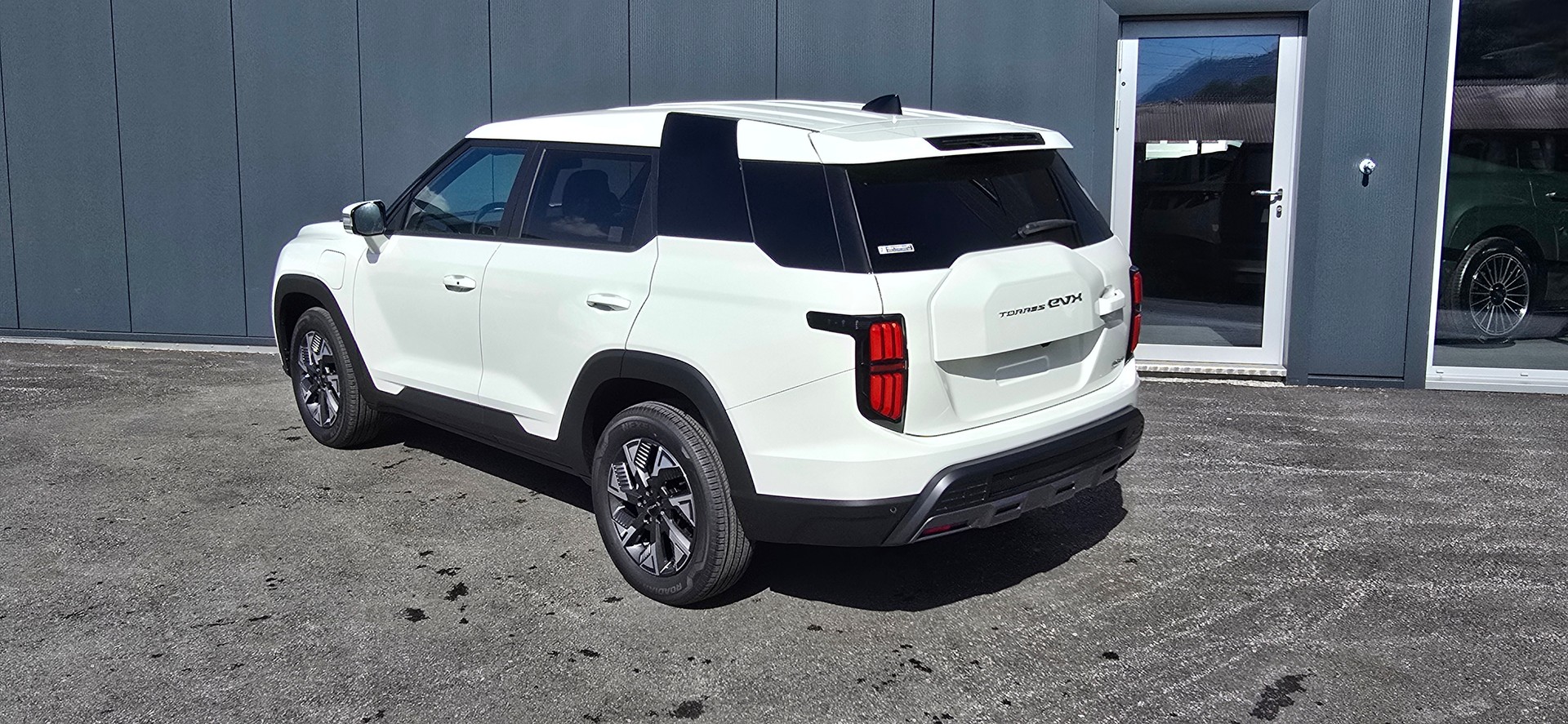 KGM-SsangYong Torres EVX 80 kWh Bronze-image-1