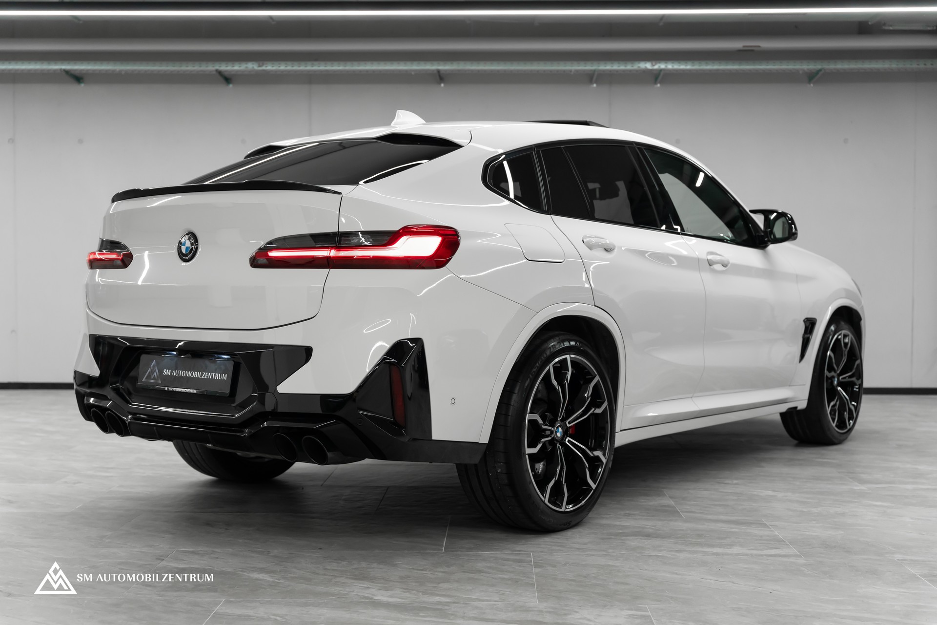 BMW X4M xDrive M Competition Steptronic / Panorama / 360° / Head-Up-showroom-element-1