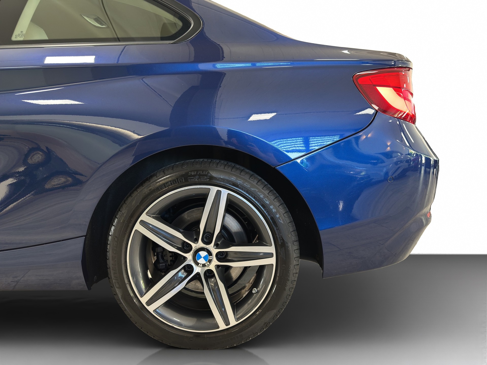 BMW 220d xDrive Steptronic-image-15