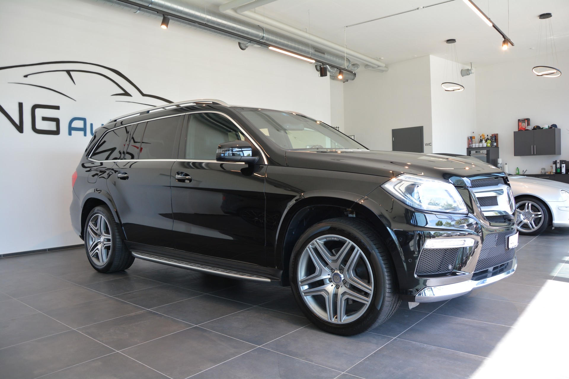 MERCEDES-BENZ GL 350 BlueTEC 4Matic 7G-TRONIC AMG-Line-image-6