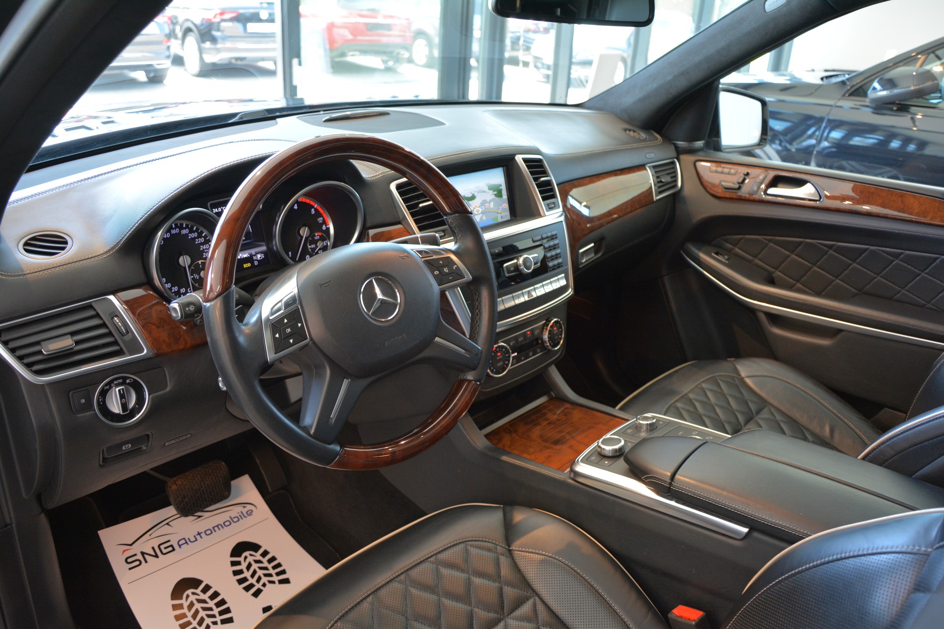 MERCEDES-BENZ GL 350 BlueTEC 4Matic 7G-TRONIC AMG-Line-image-8