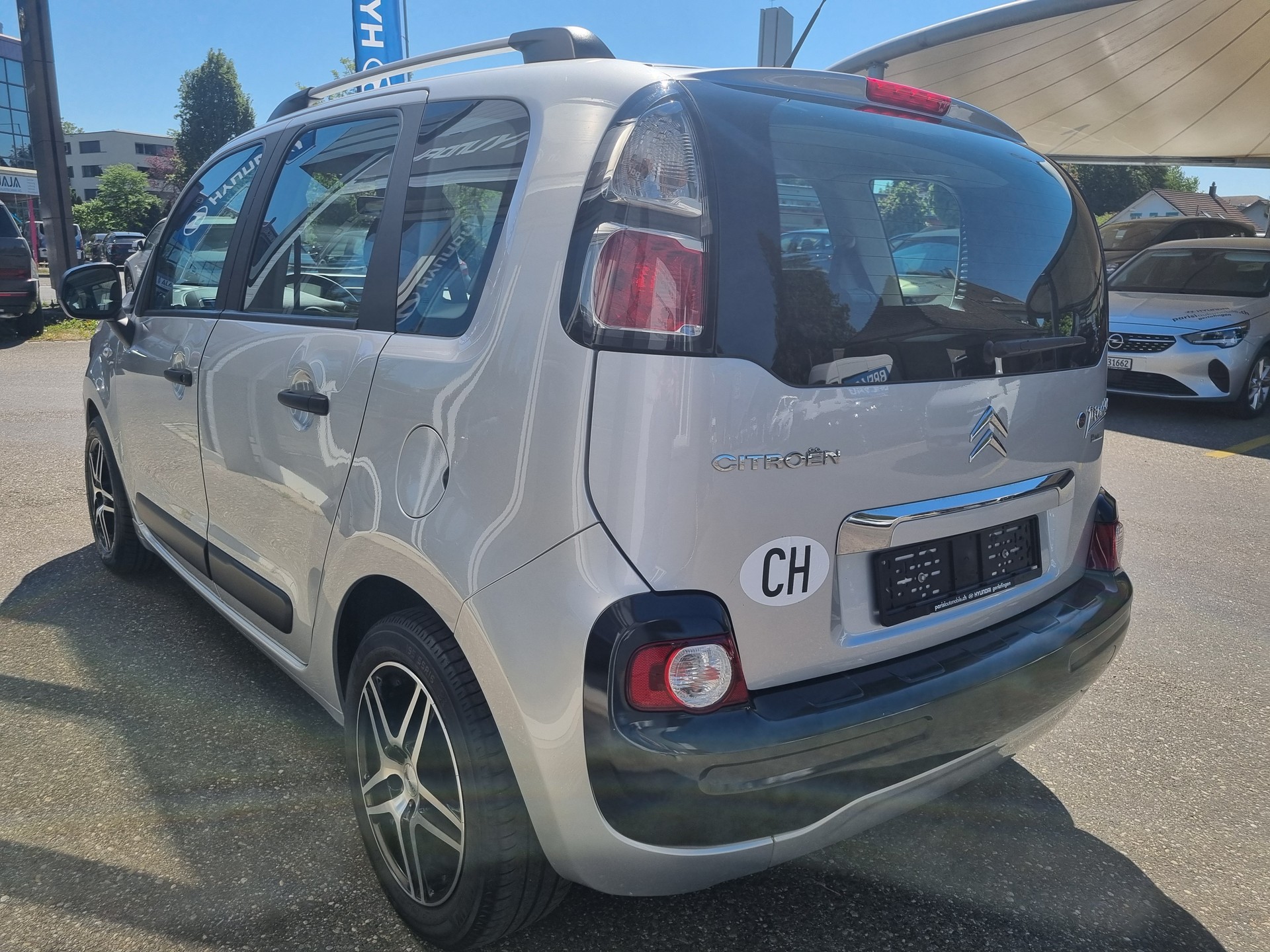 CITROEN C3 Picasso 1.6i 16V Swiss Style-image-6