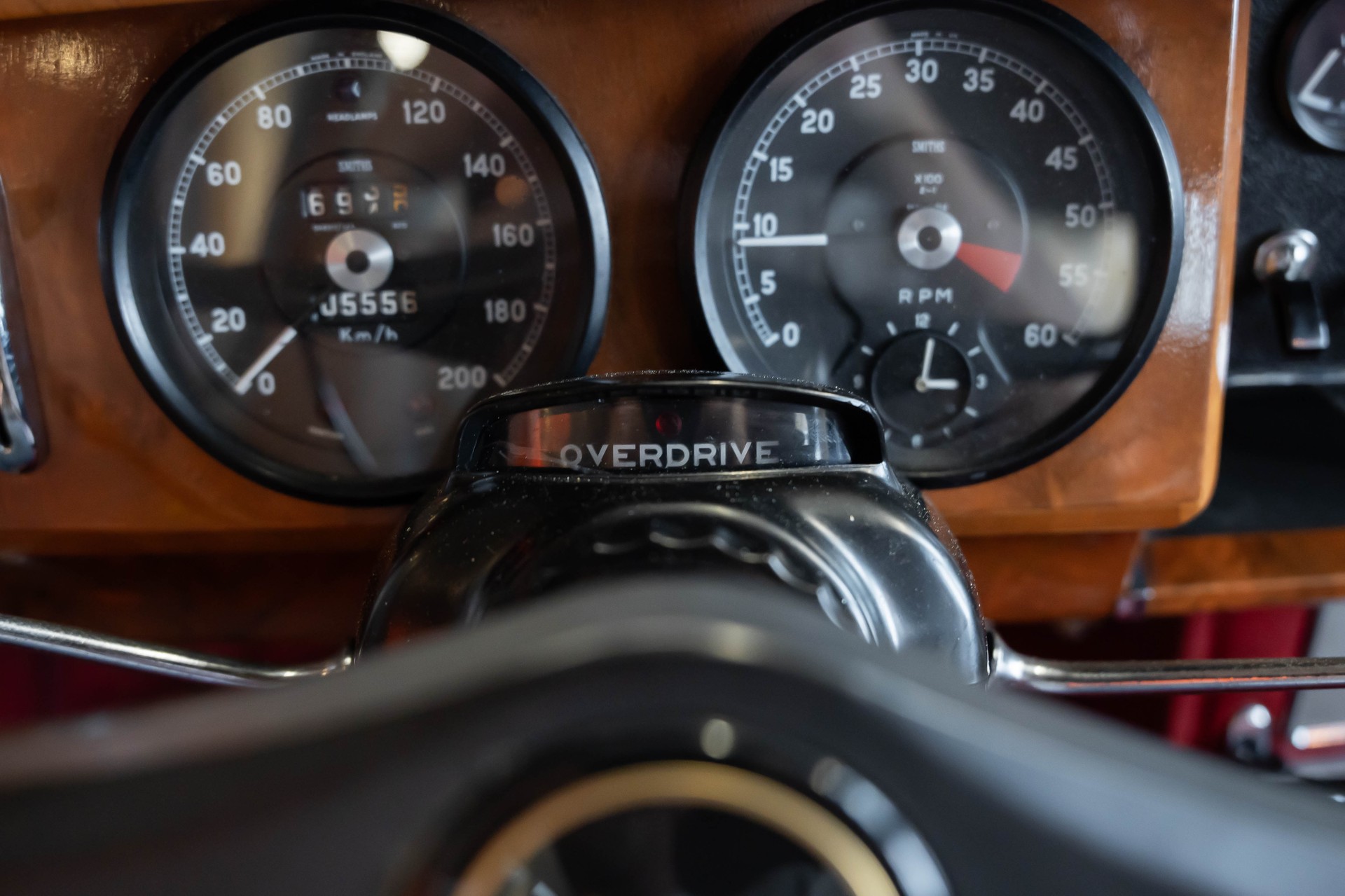JAGUAR MK II 240 Overdrive-image-24