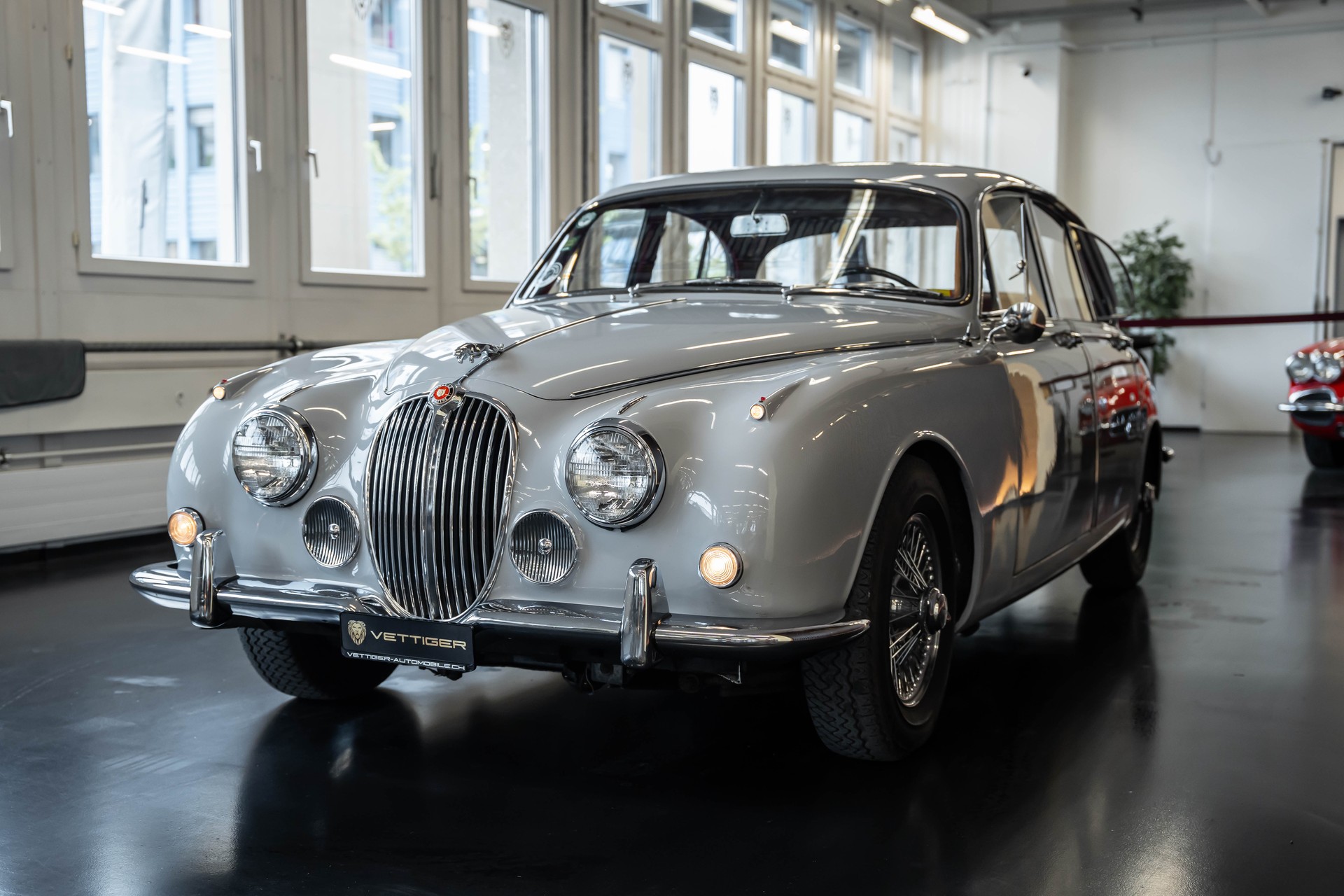 JAGUAR MK II 240 Overdrive-showroom-element-2
