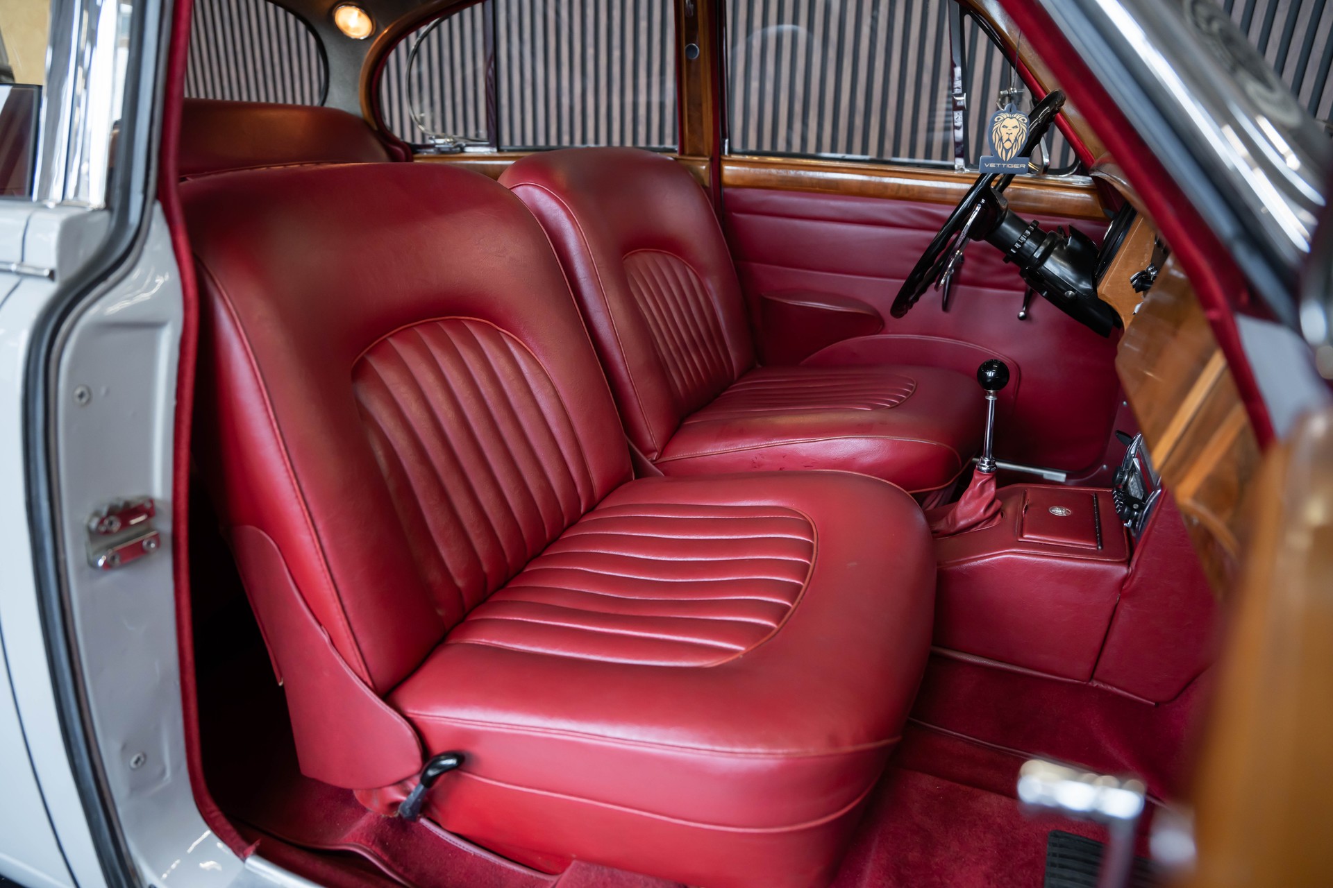 JAGUAR MK II 240 Overdrive-image-15