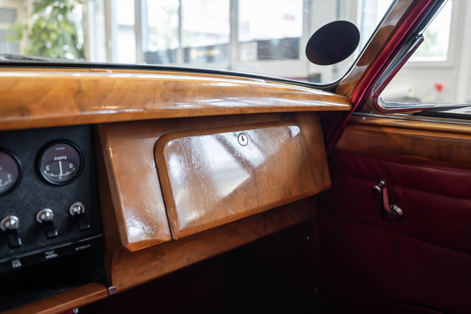 JAGUAR MK II 240 Overdrive-image-22