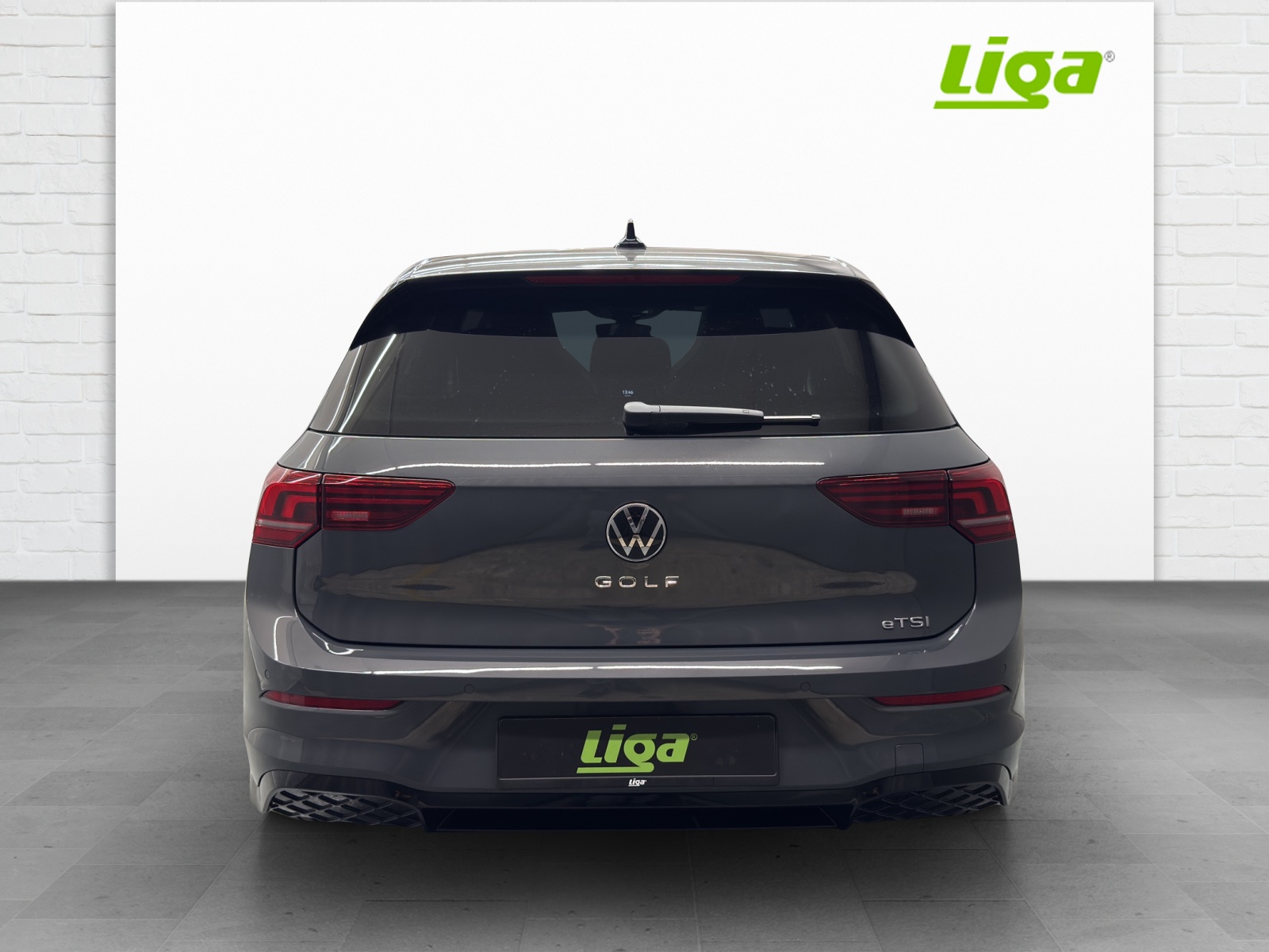 VW Golf VIII 1.5 eTSI R-Line DSG-image-4