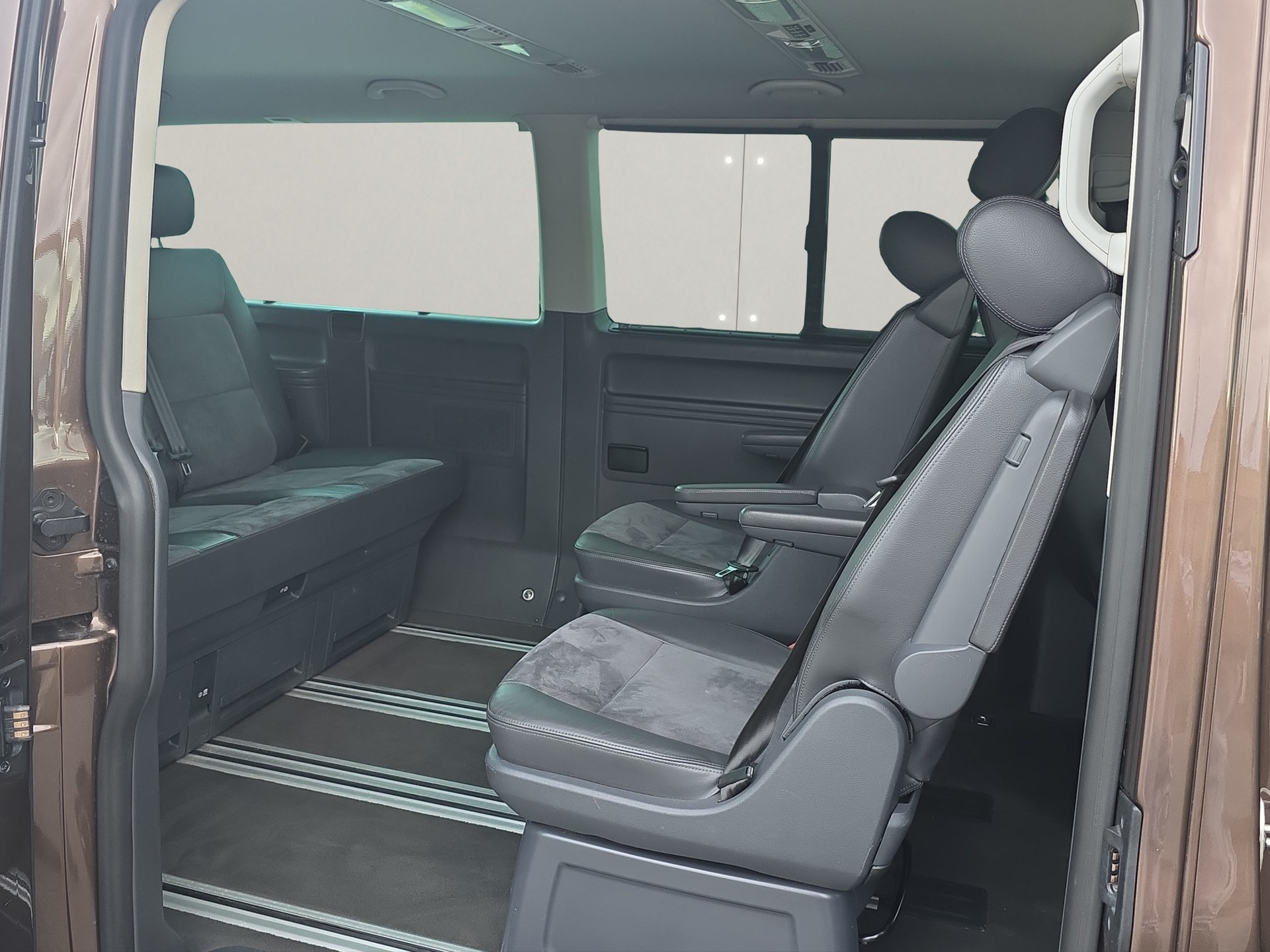 VW T5 Multivan 2.0 Bi-TDI CR Highline DSG-image-9