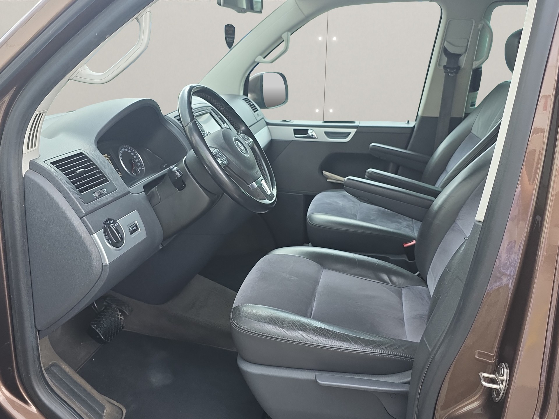 VW T5 Multivan 2.0 Bi-TDI CR Highline DSG-image-8