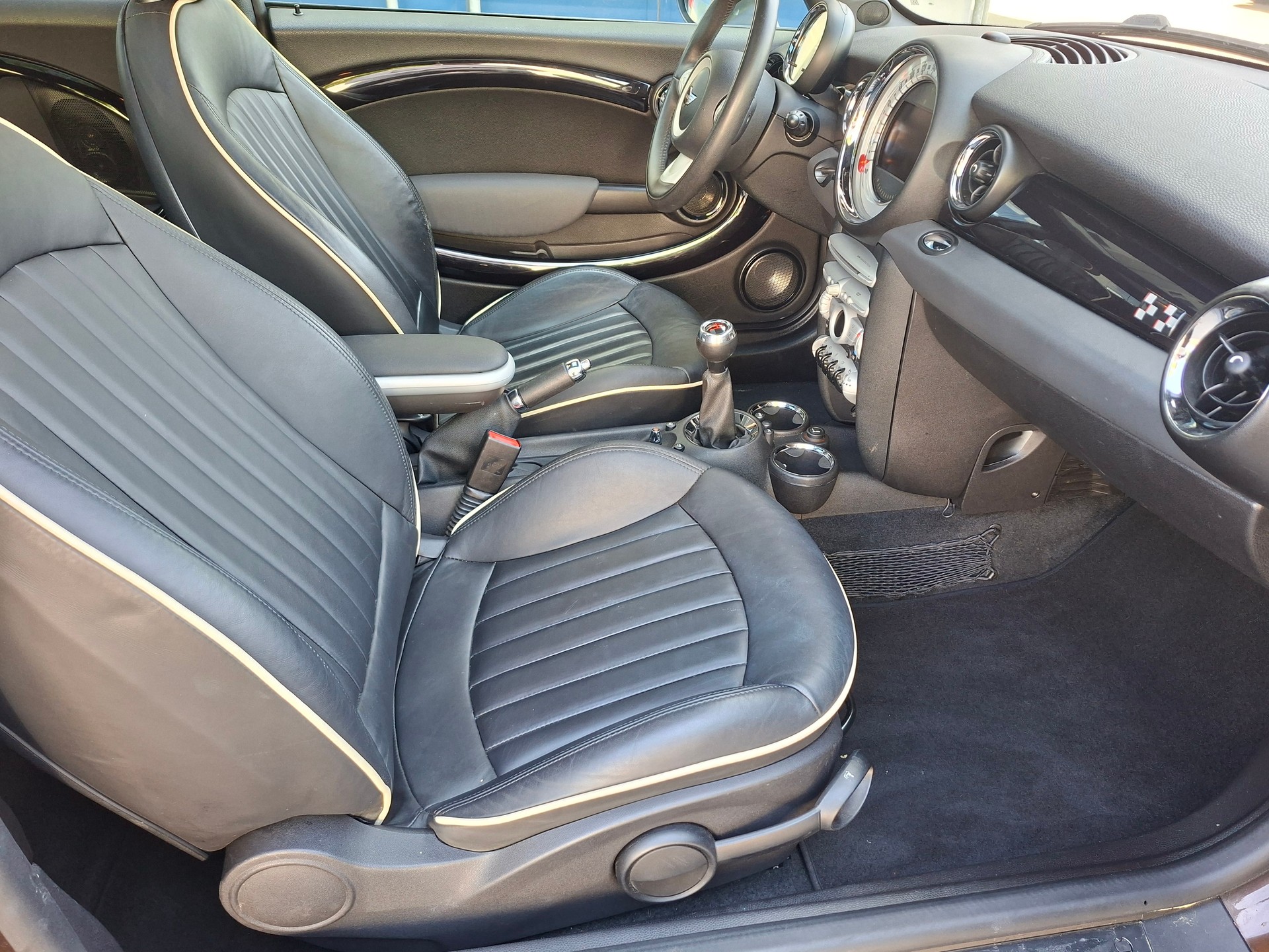 MINI Clubman Cooper John Cooper Works-image-7