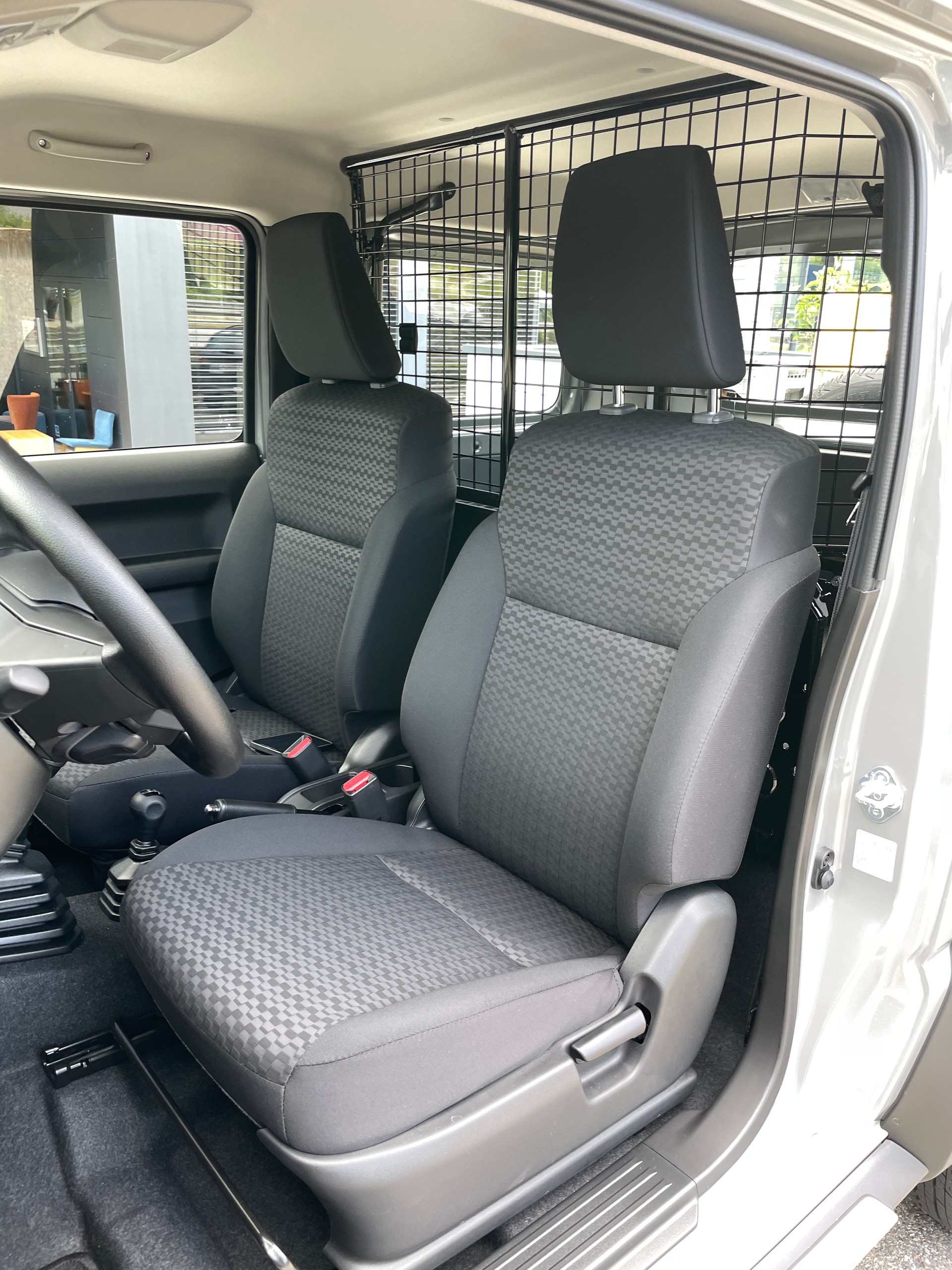 SUZUKI Jimny 1.5 Man 4x4 Horizon mit AHK-image-8